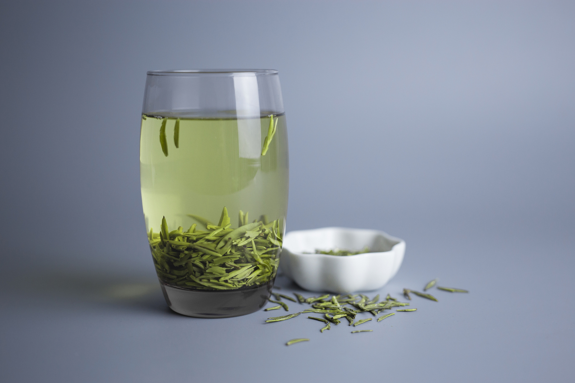 四川茶叶品牌有:峨眉山竹叶青茶业,四川都江堰熊猫乳茶,蒙顶山茶,峨眉