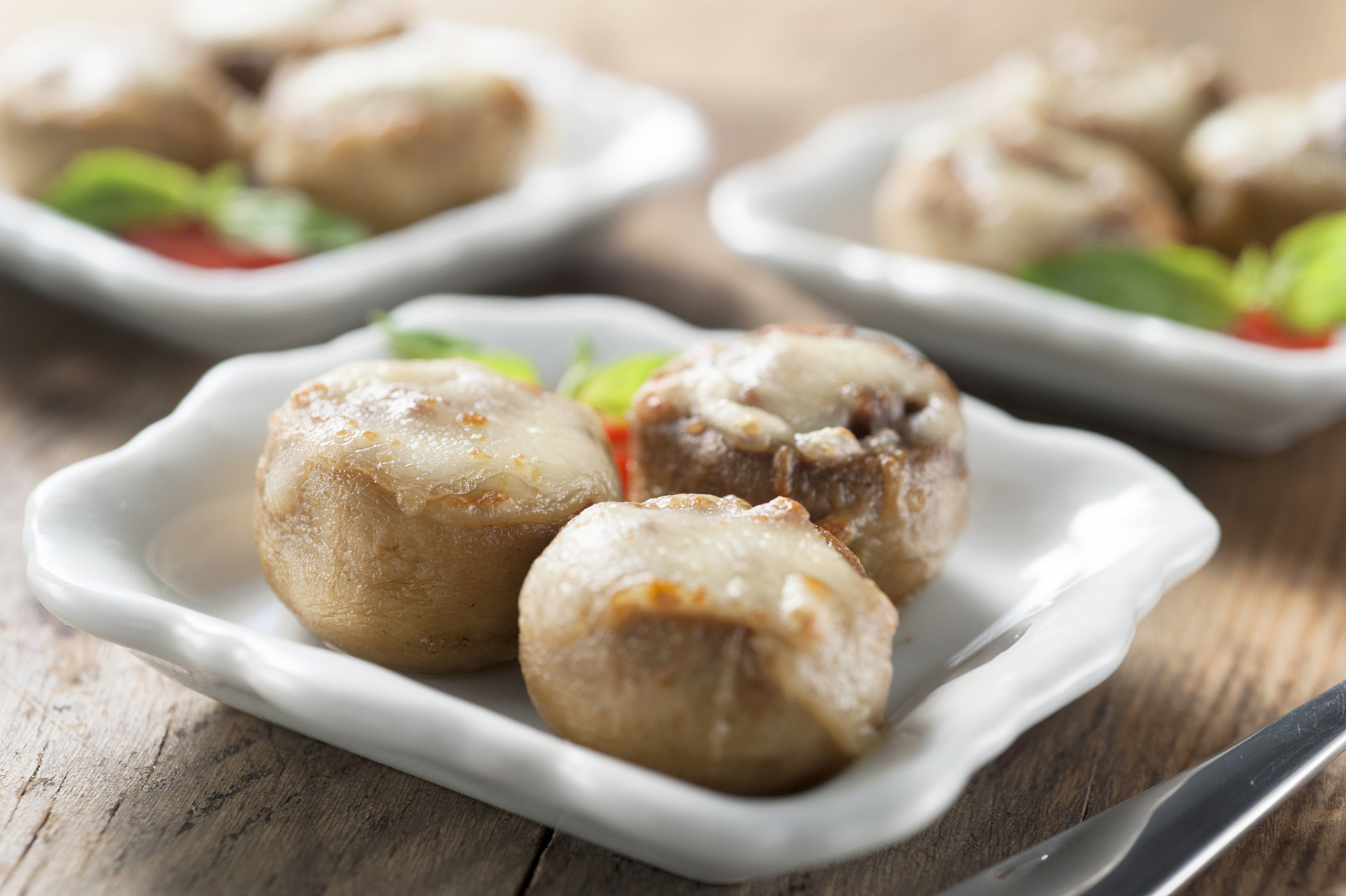 香菇贡丸是一种美味健康的食品,它是以香菇为主要原料制成的