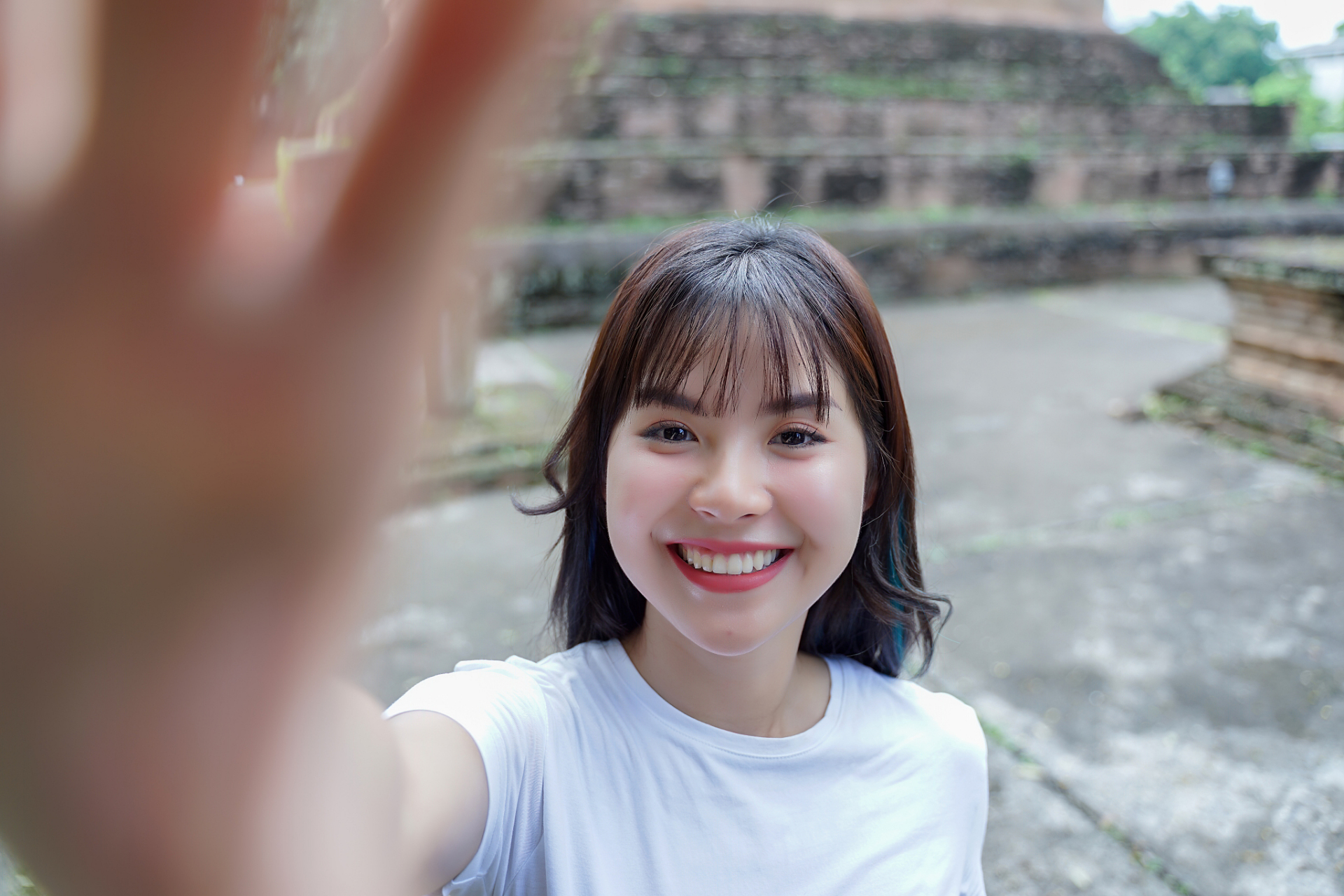 她们的笑容让照片生动有趣,展现乐观,自信和积极的人生态度