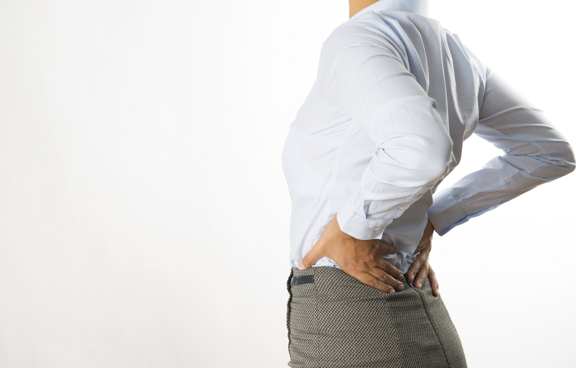 腰部疼痛该如何缓解腰肌劳损,4个方法助你缓解 1,热敷 在日常生活中