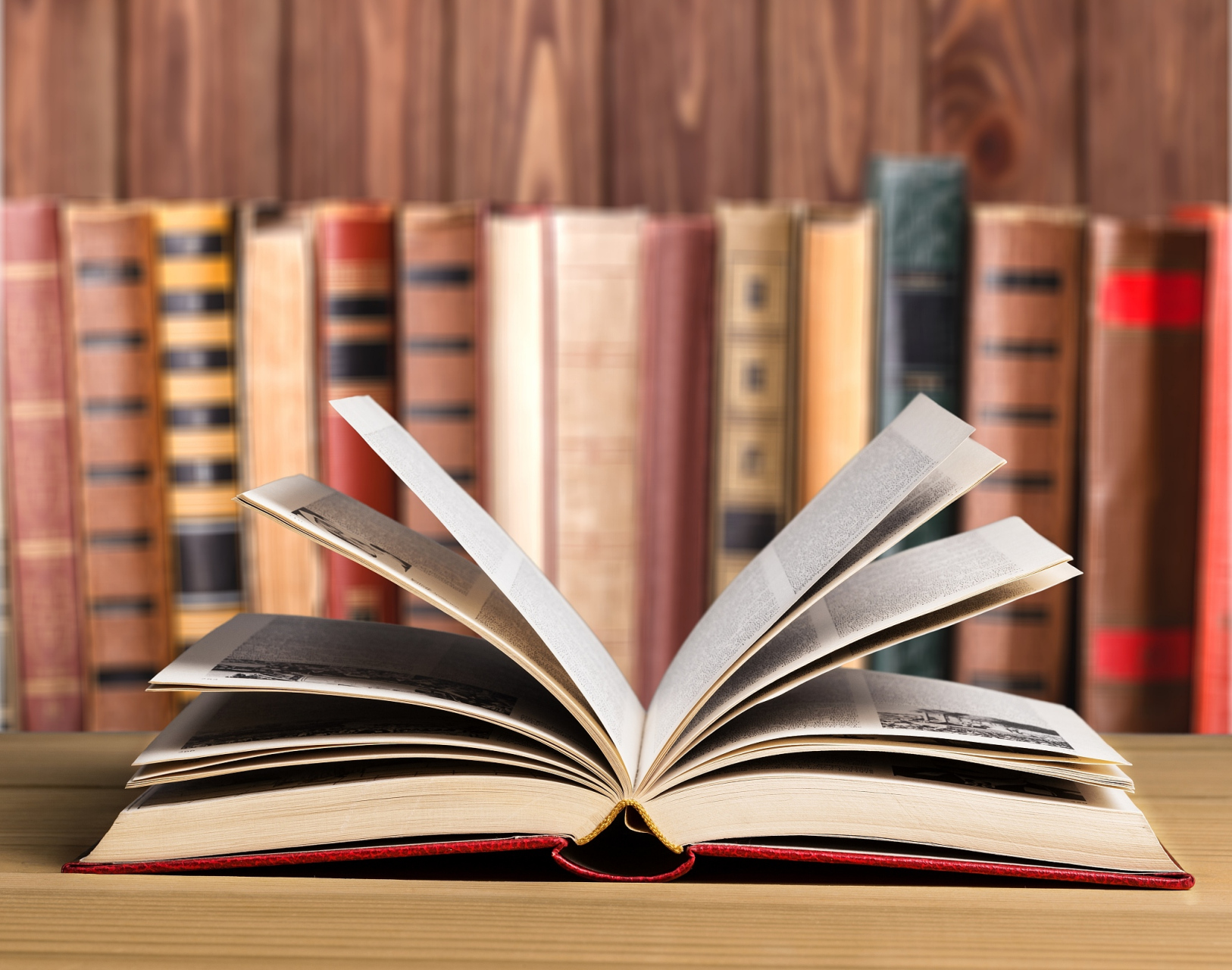 选择值得推荐的书籍,深入了解书籍内容,考虑受众口味,列出推荐理由