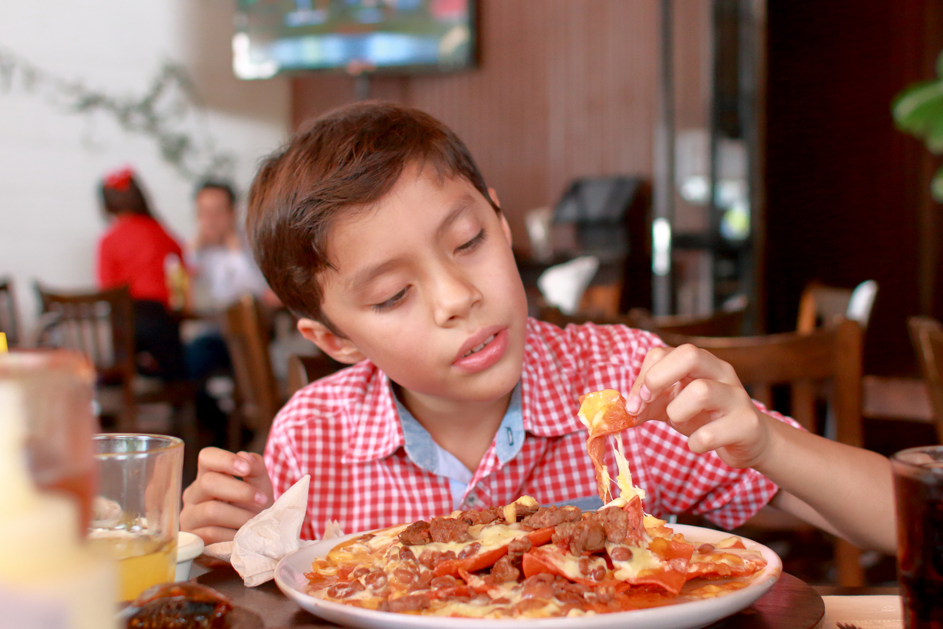 用的那一边牙就被双倍磨损了  牙齿承担着咀嚼食物的功能,是消化食物