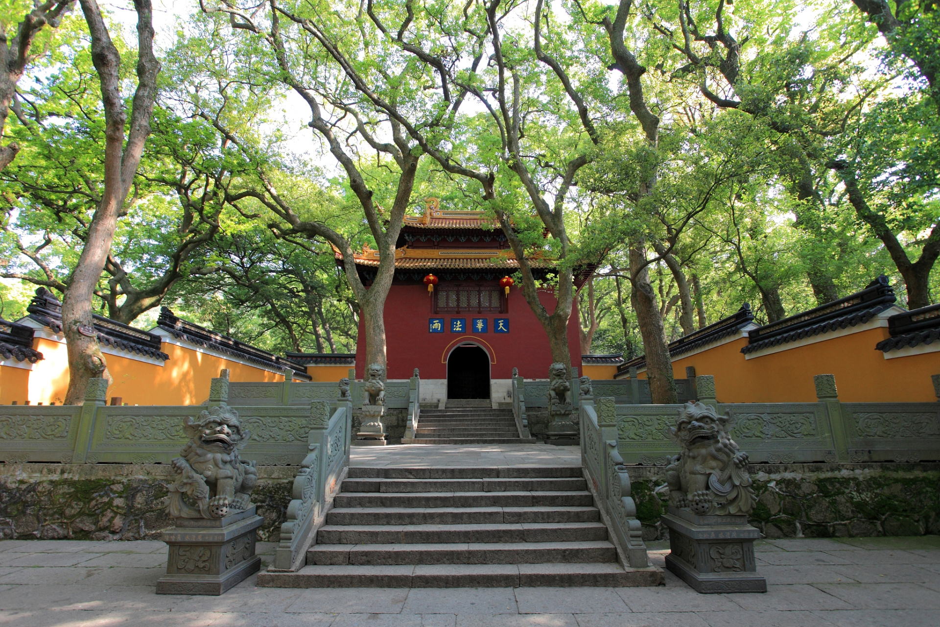 中国唯一的迦叶古佛道场——缙云山,位于重庆市北碚区,是一座香火鼎盛