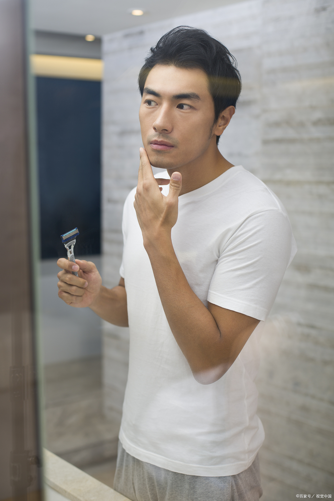 16岁胡子明显可以拔掉么