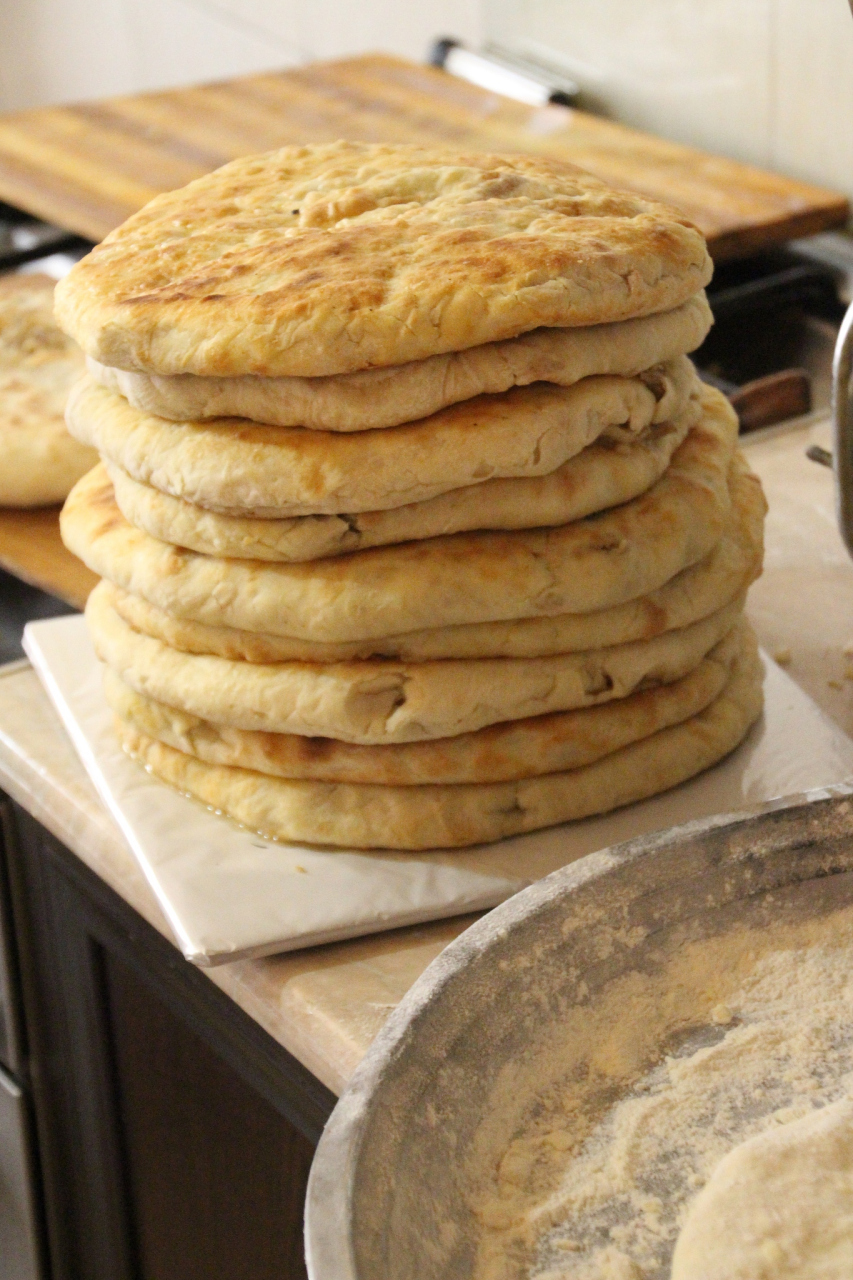 太谷饼,这款源自山西省晋中市太谷县的特产,不仅是中国国家地理标志