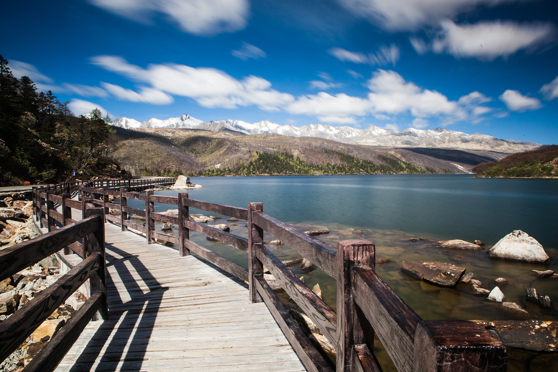 木格措景区是贡嘎山国家级风景名胜区的重要组成部分,位于康定县北