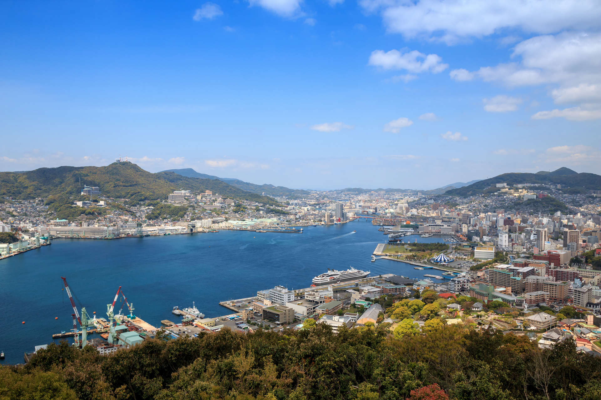 日本鹿儿岛县吐噶喇列岛近日发生了一系列地震,提醒人们关注地震的