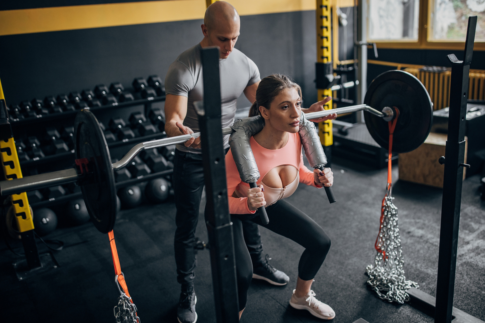 在跑步和健身训练中,要特别注意保持核心肌群的紧实和稳定.