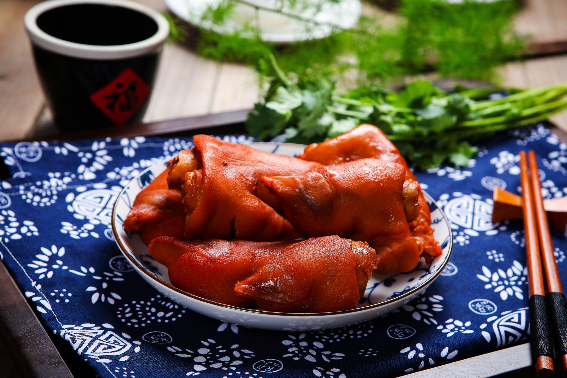 外皮烤得酥脆,肉质却依然保持鲜嫩,入口即化.