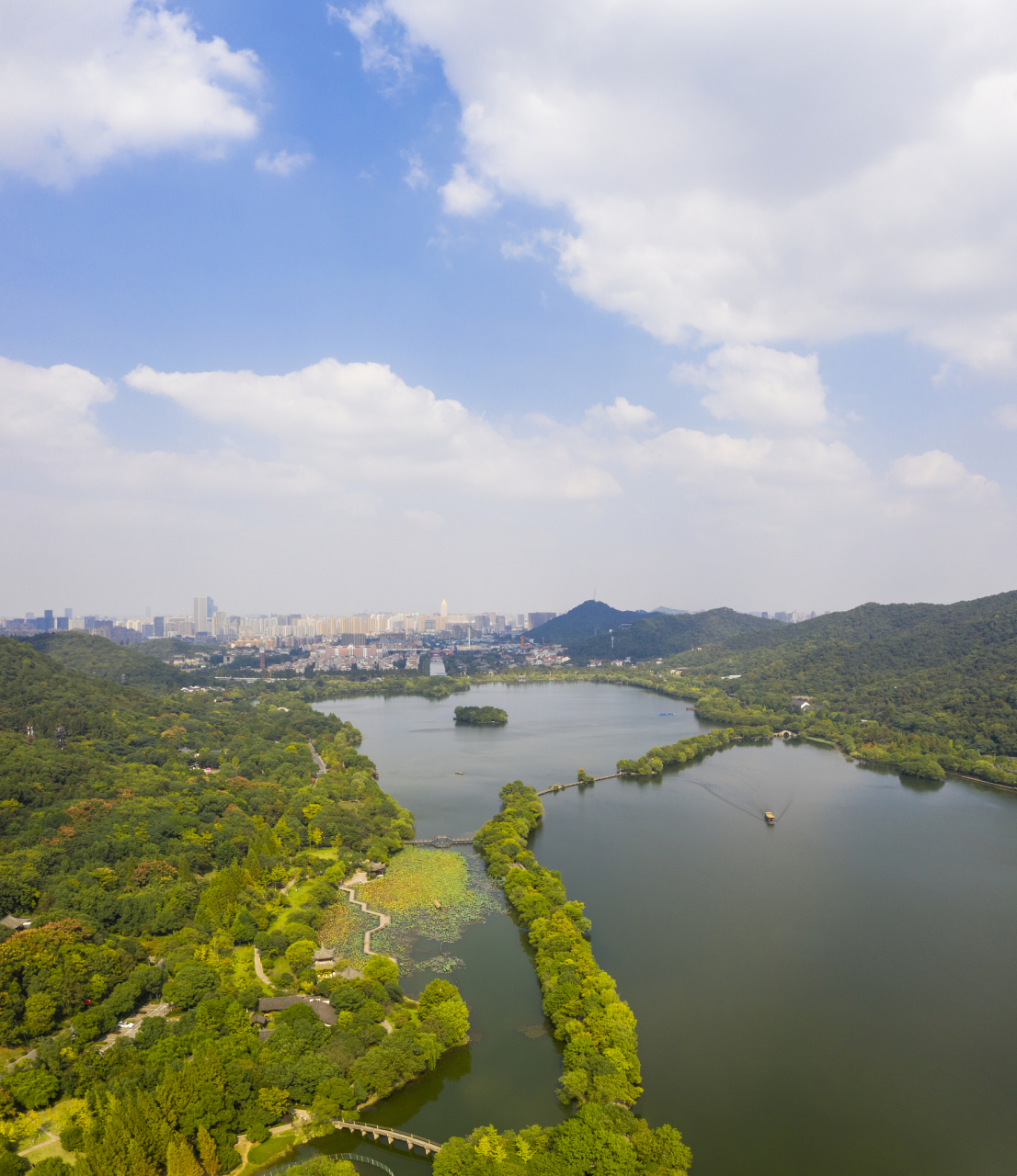 湘湖,位于杭州的萧山区,是一颗宝石般的存在.