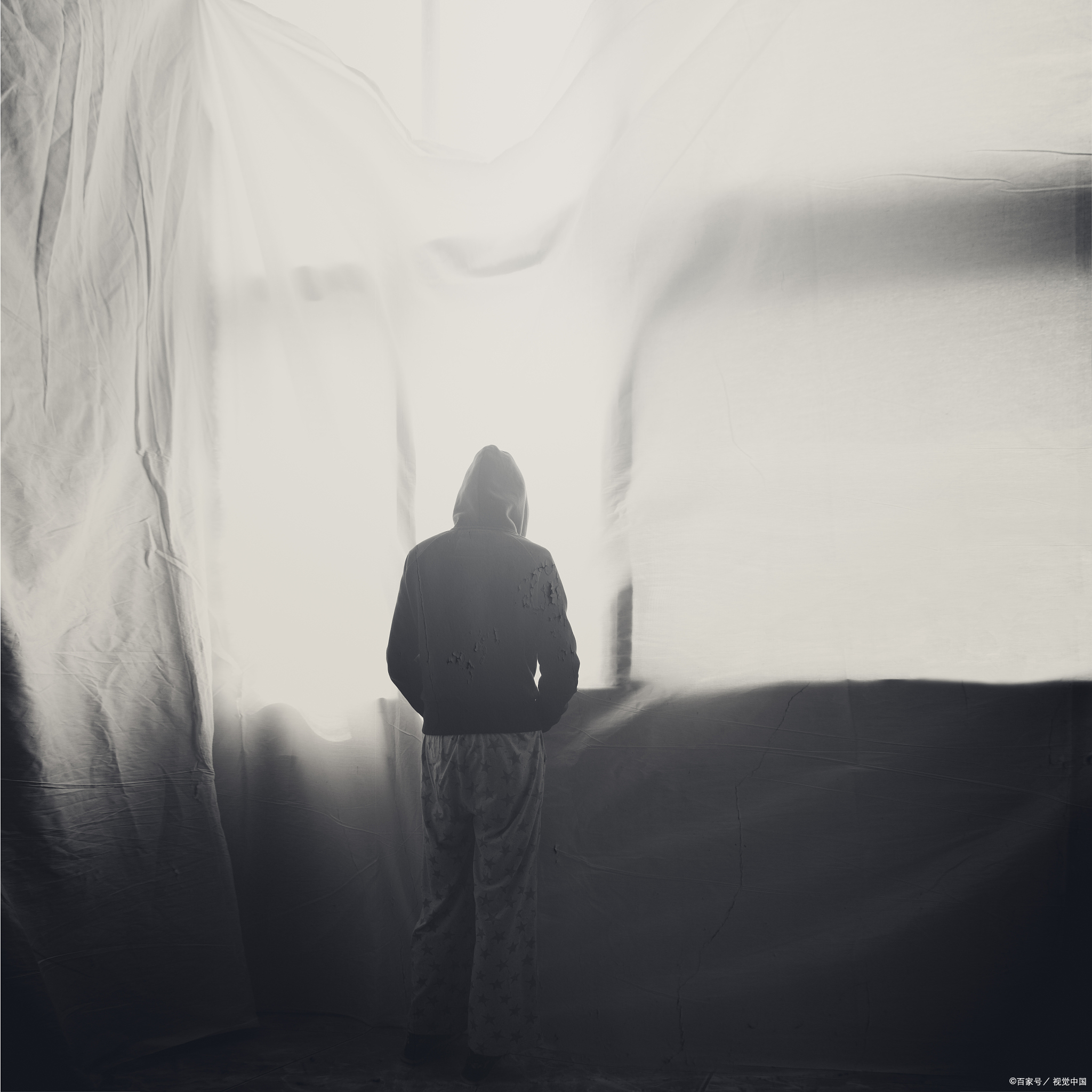 在大学的晨曦与黄昏之间,我们像是探索者,跋涉在知