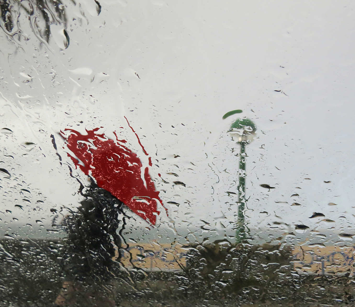 解梦梦见下雨，探寻梦境背后的深层含义