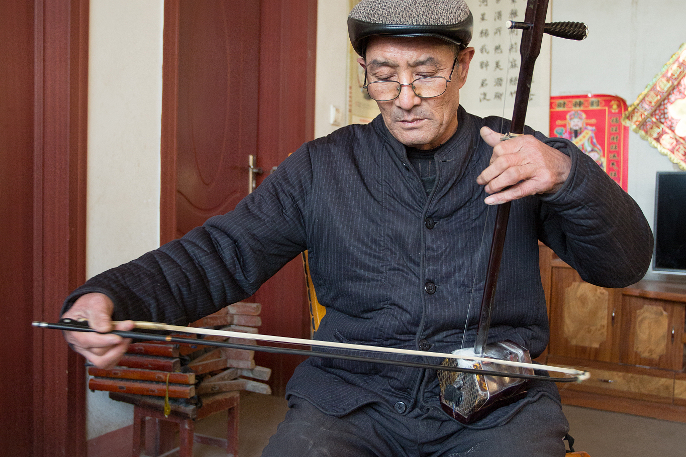 二胡,中国古老乐器,穿越历史尘埃,承载丰富文化