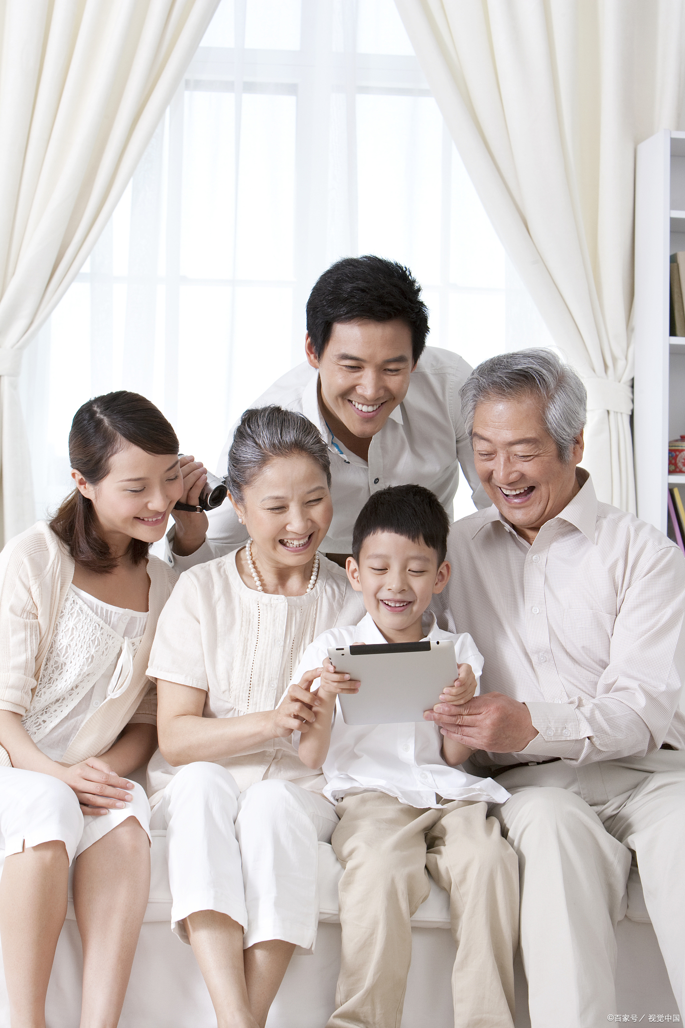 不管你因为什么结婚,只要你有了孩子,你就要爱这个家