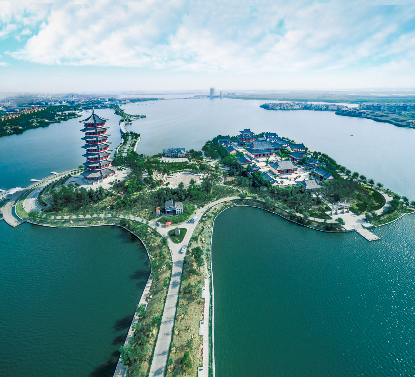 常德柳叶湖旅游度假区有着"小洱海"的美誉,碧水悠扬,青山如黛,是一个