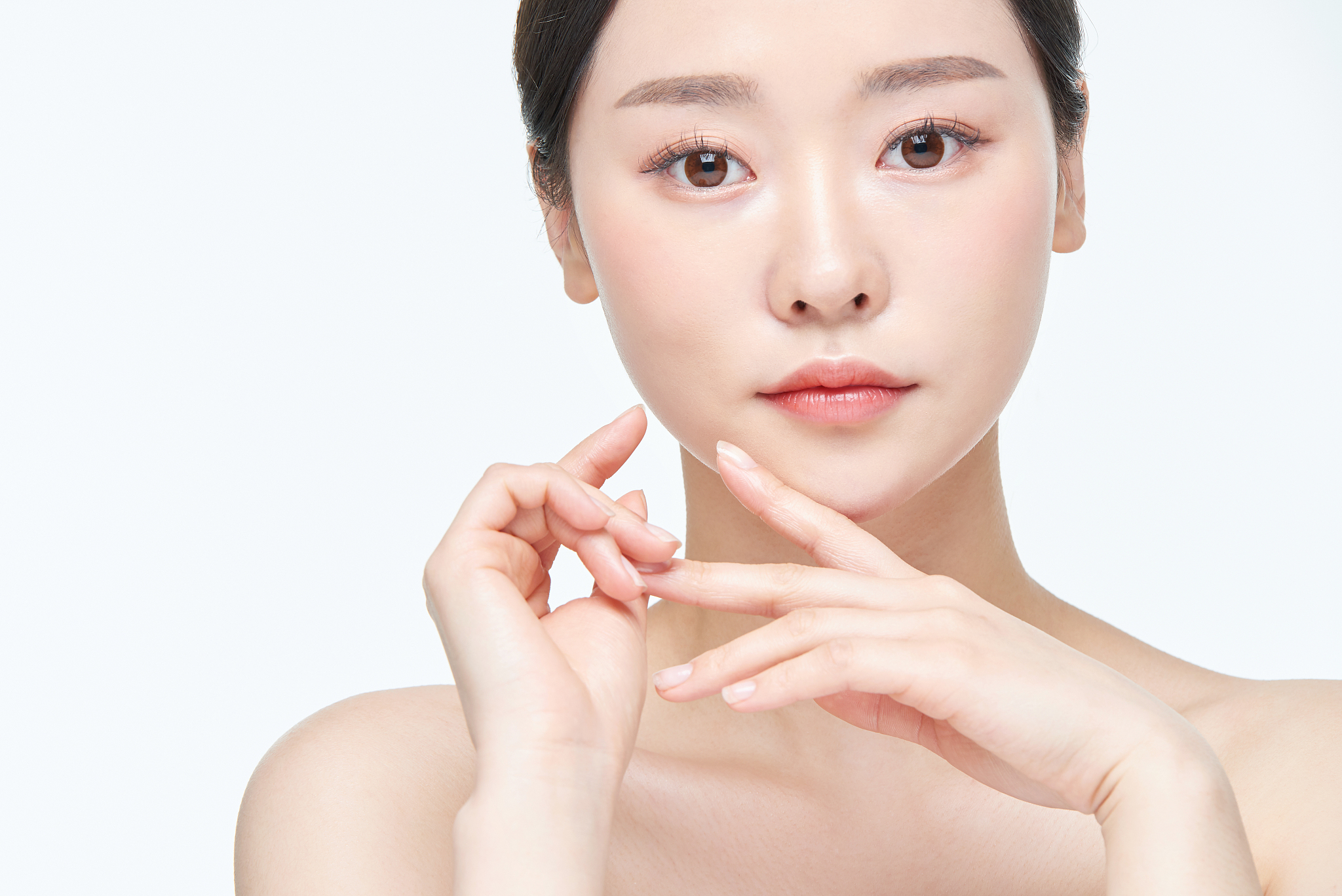 玻尿酸丰面颊,线条优美,容颜更生动