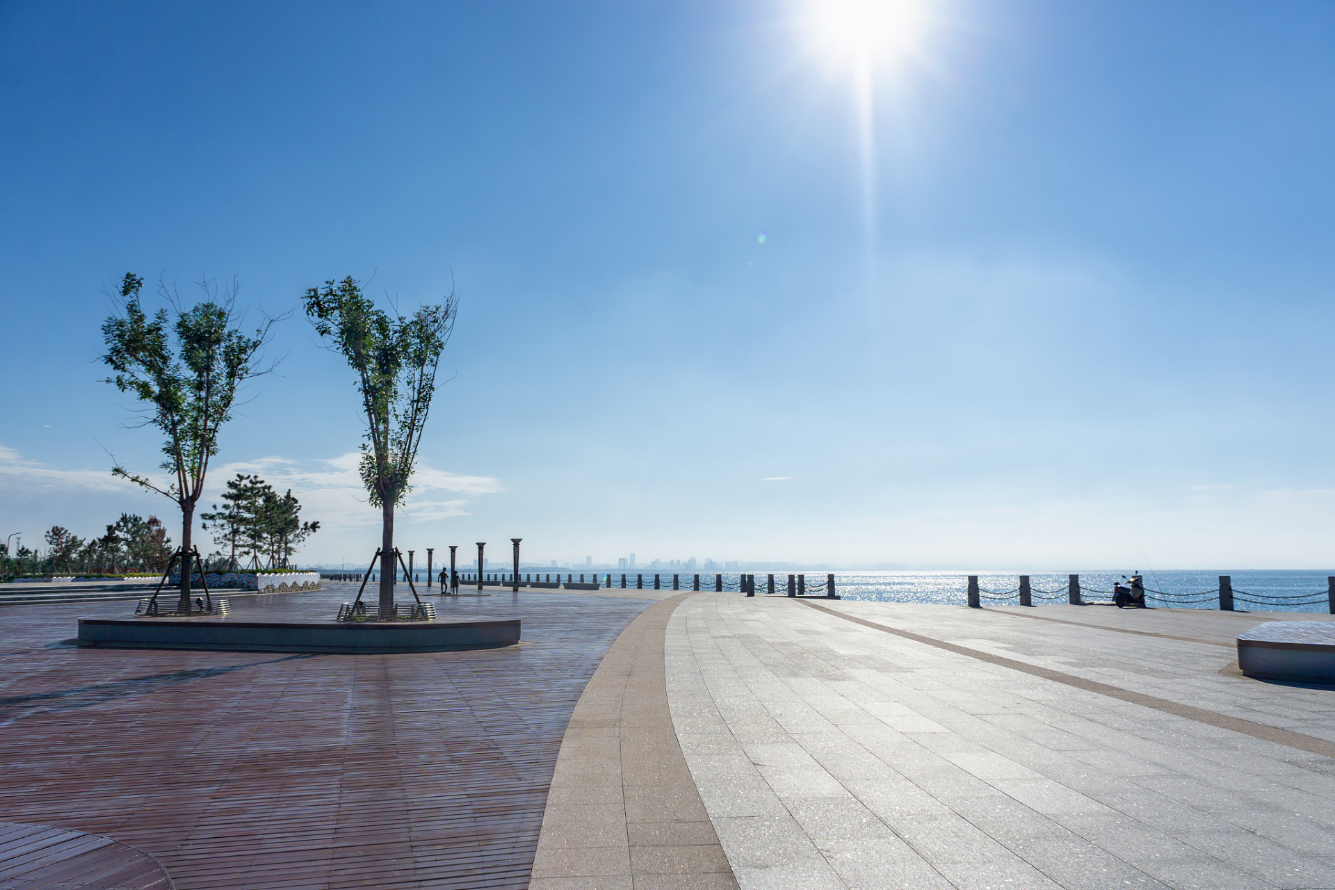 嬉行记# 北海北海海景广场是位于北海市中心的一个