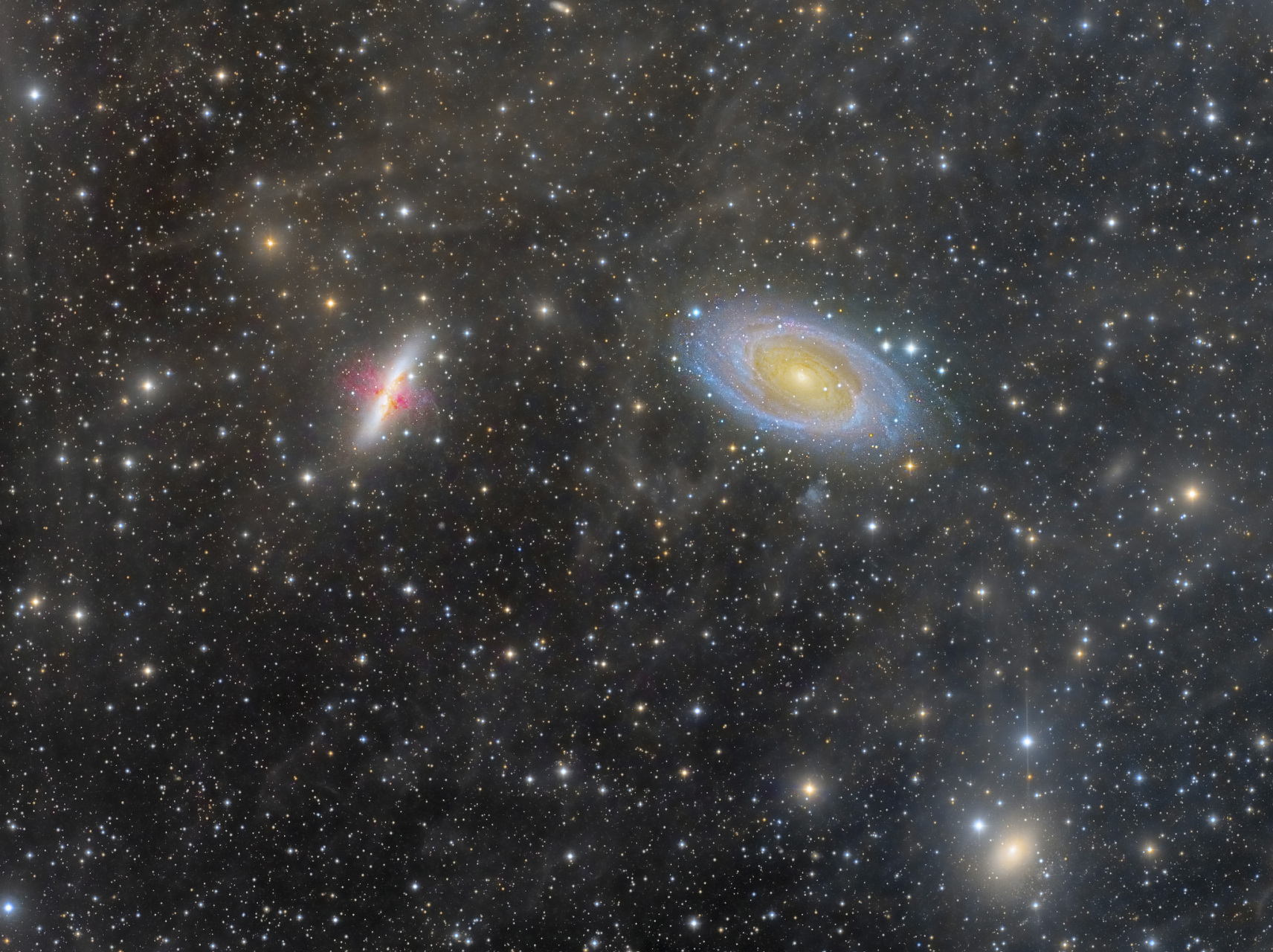 仙女星系是一个神秘的星系,位于银河系的边缘.