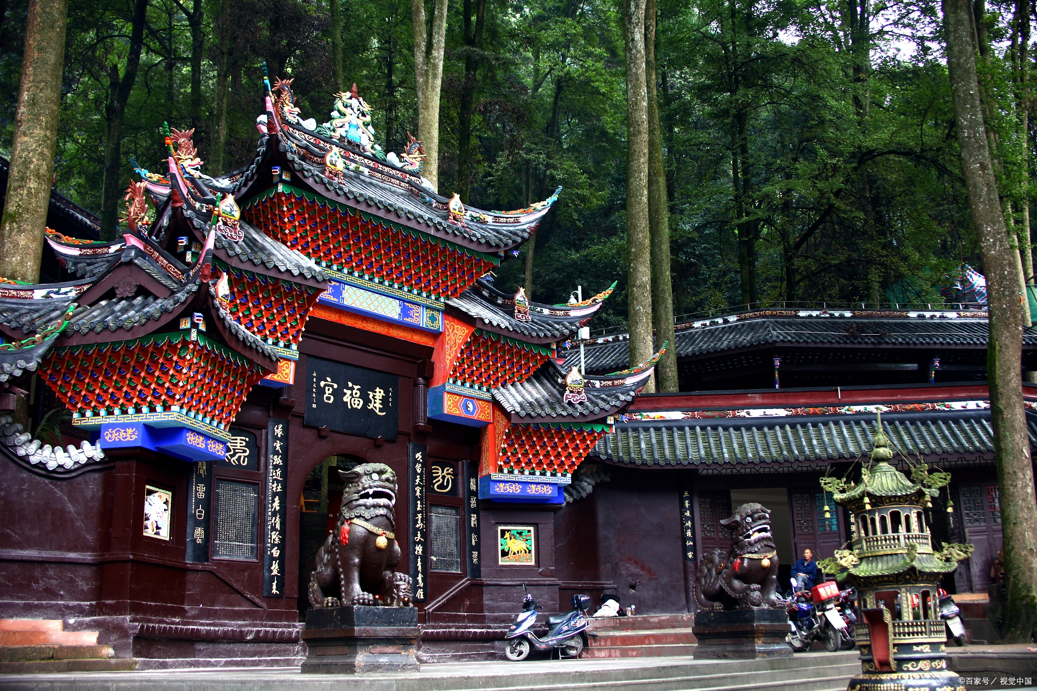 下面就为大家介绍一下成都的著名景点.一,成都市区