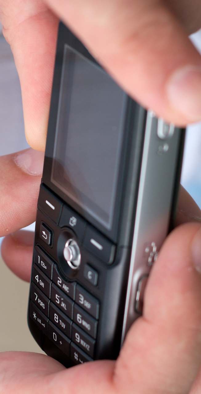 金立w909,翻盖设计尽显经典!