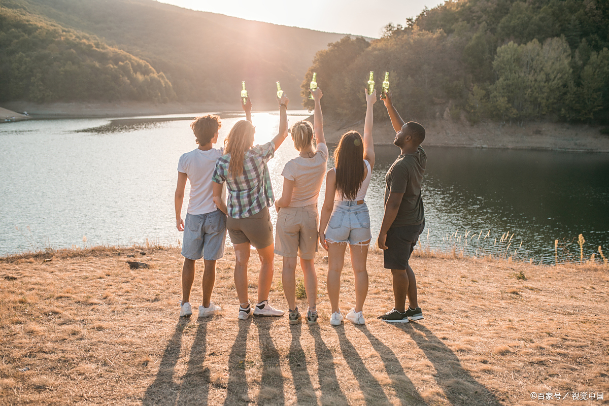 人际关系# 挚友与朋友,虽皆属人际交往中的温馨存