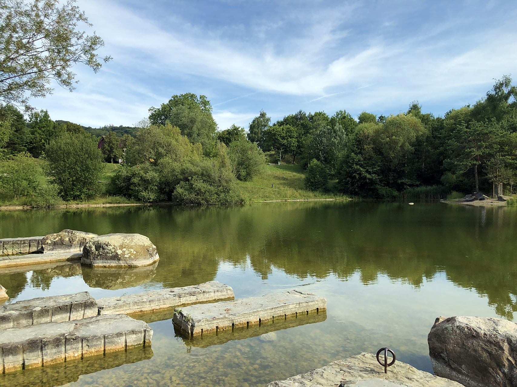 大青沟啊,它可是一道瑰丽的自然景观,位于通辽市科尔沁区科尔沁草原的