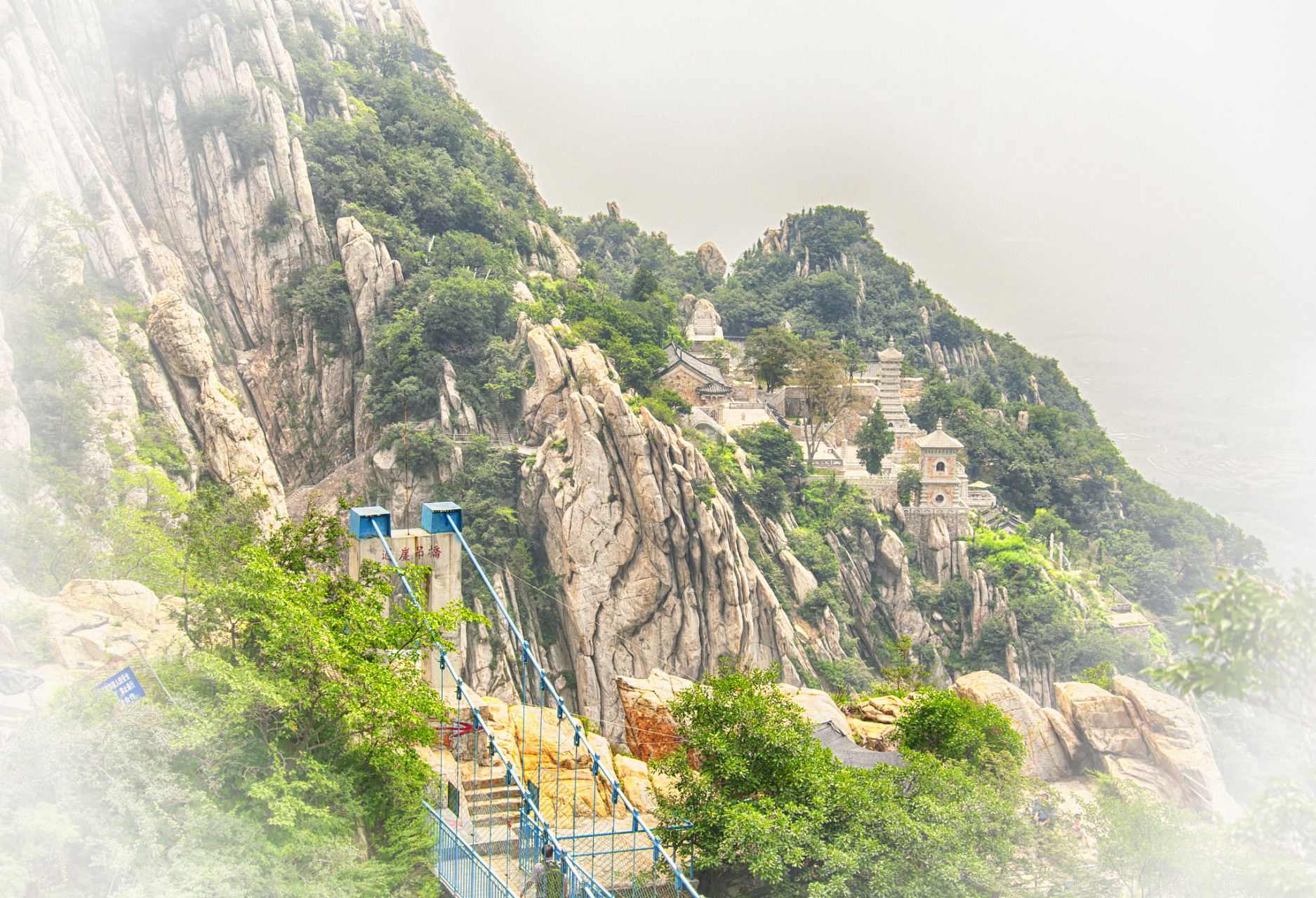 河南,这片位于中国中部的古老土地,拥有丰富的历史文化和自然景观.