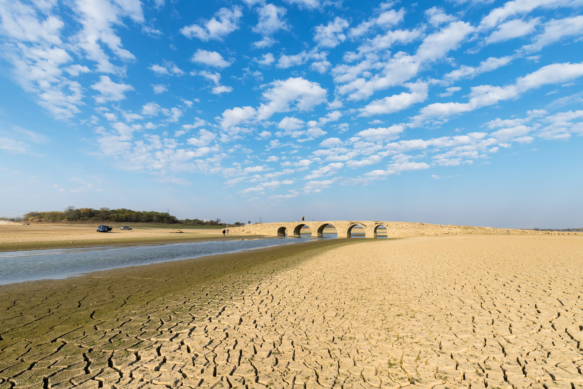 热点引擎计划# 银川黄沙古渡原生态旅游区位于中国宁夏回族自治区的