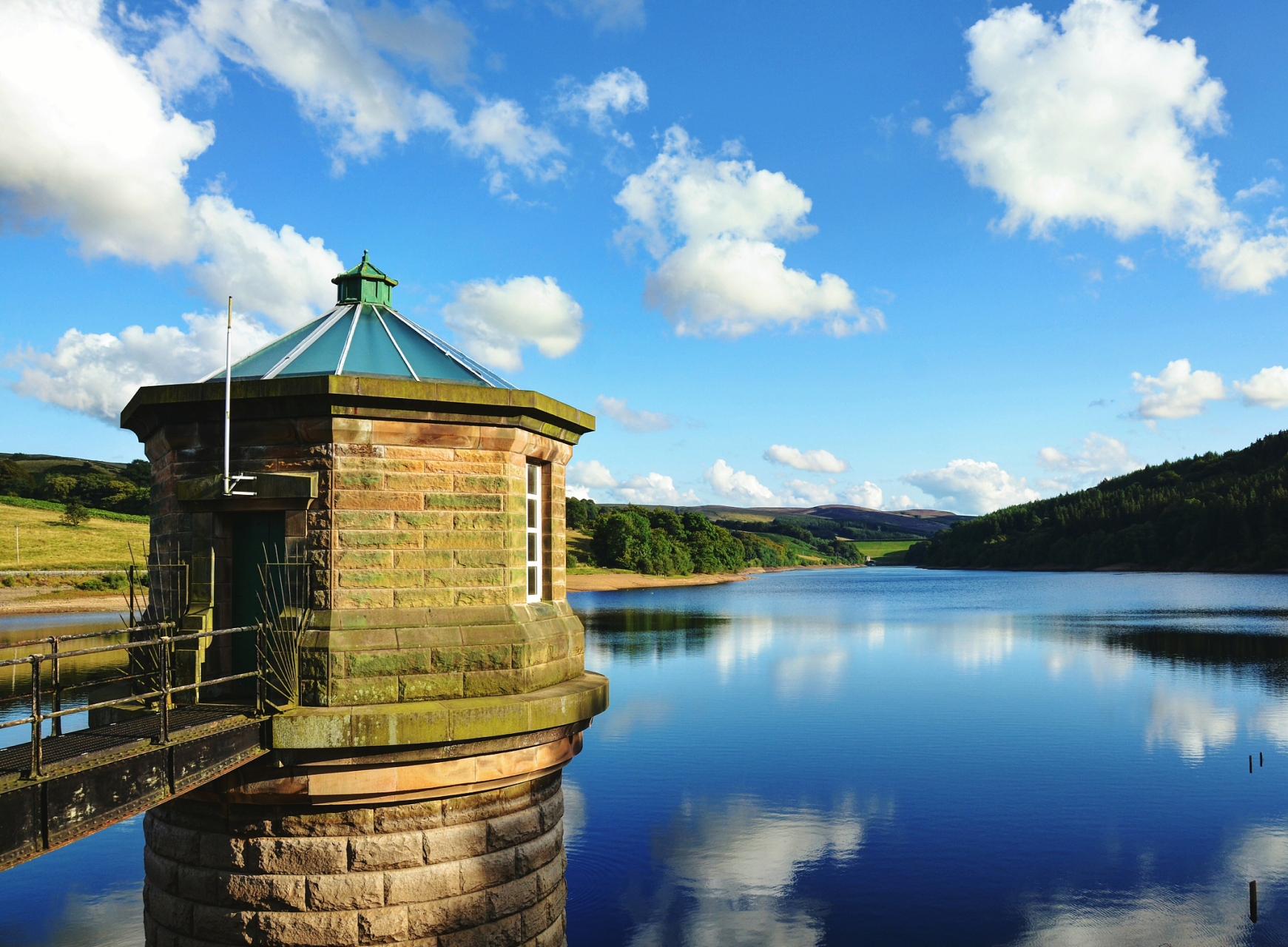 内蒙古柴河月亮小镇位于扎兰屯市区西南175公里处,由蒙,汉,鄂伦春