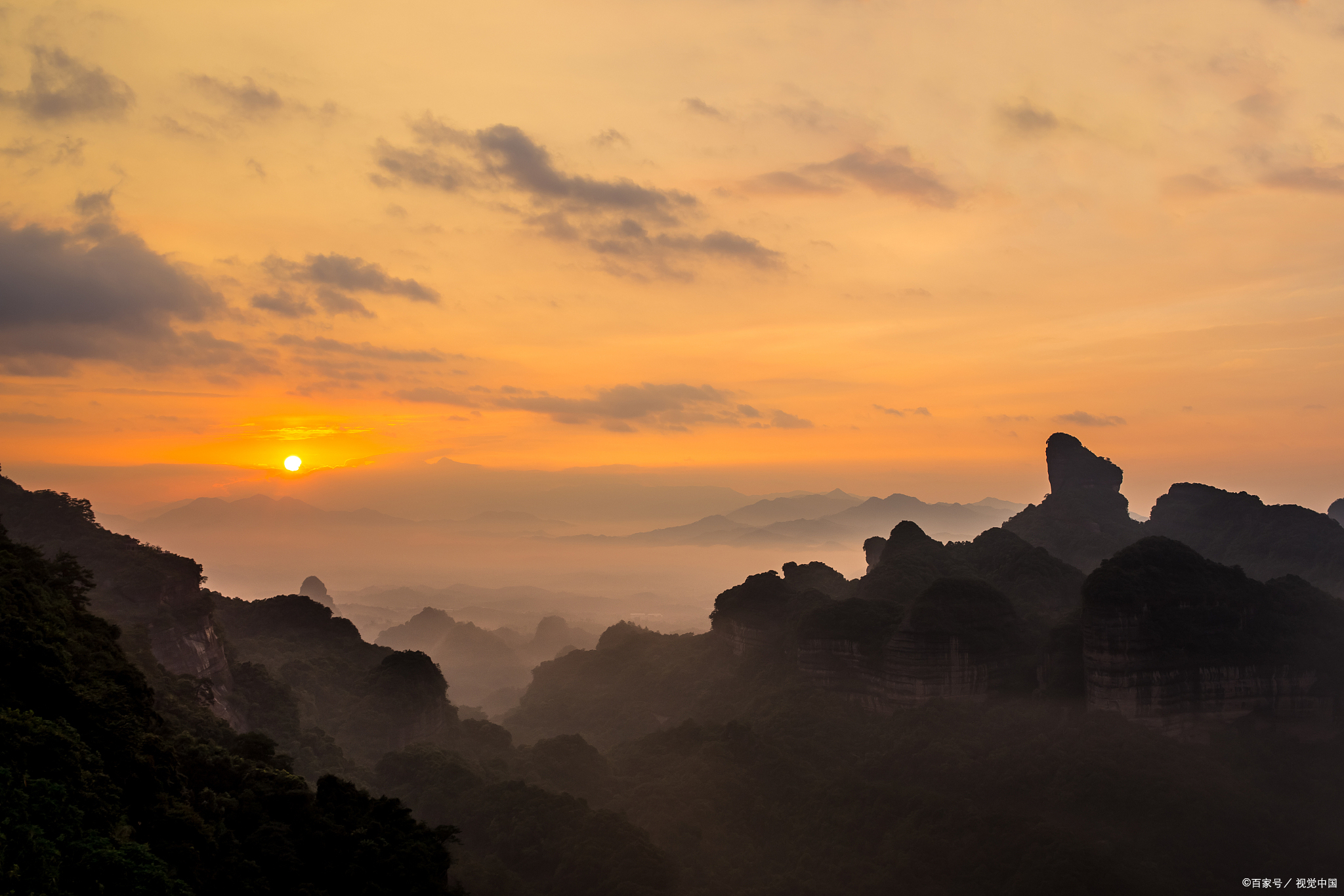株洲茶陵云阳山,丹霞地貌夕阳染红!