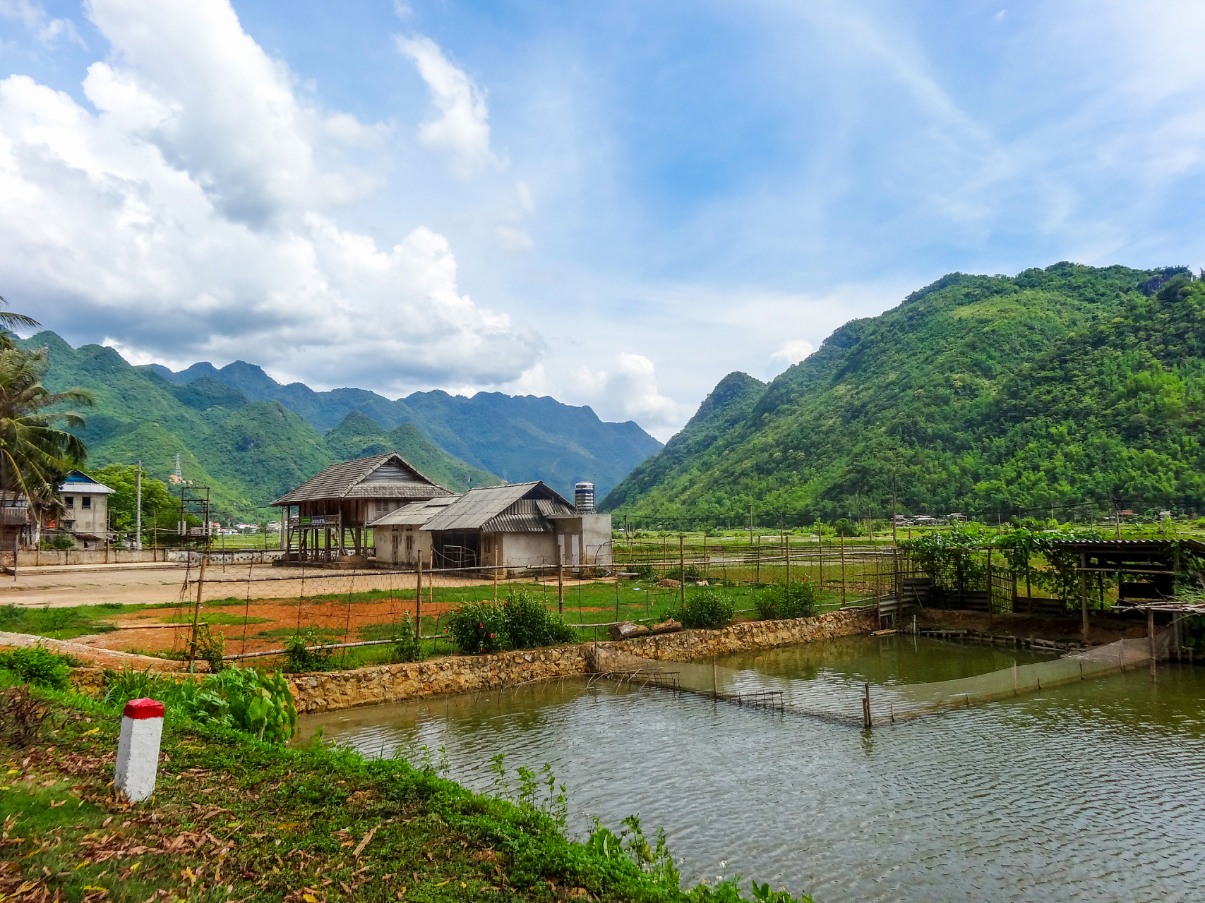 位于福建省龙岩市上杭县的古田旅游区,是国家5a级旅游景区,占地7.