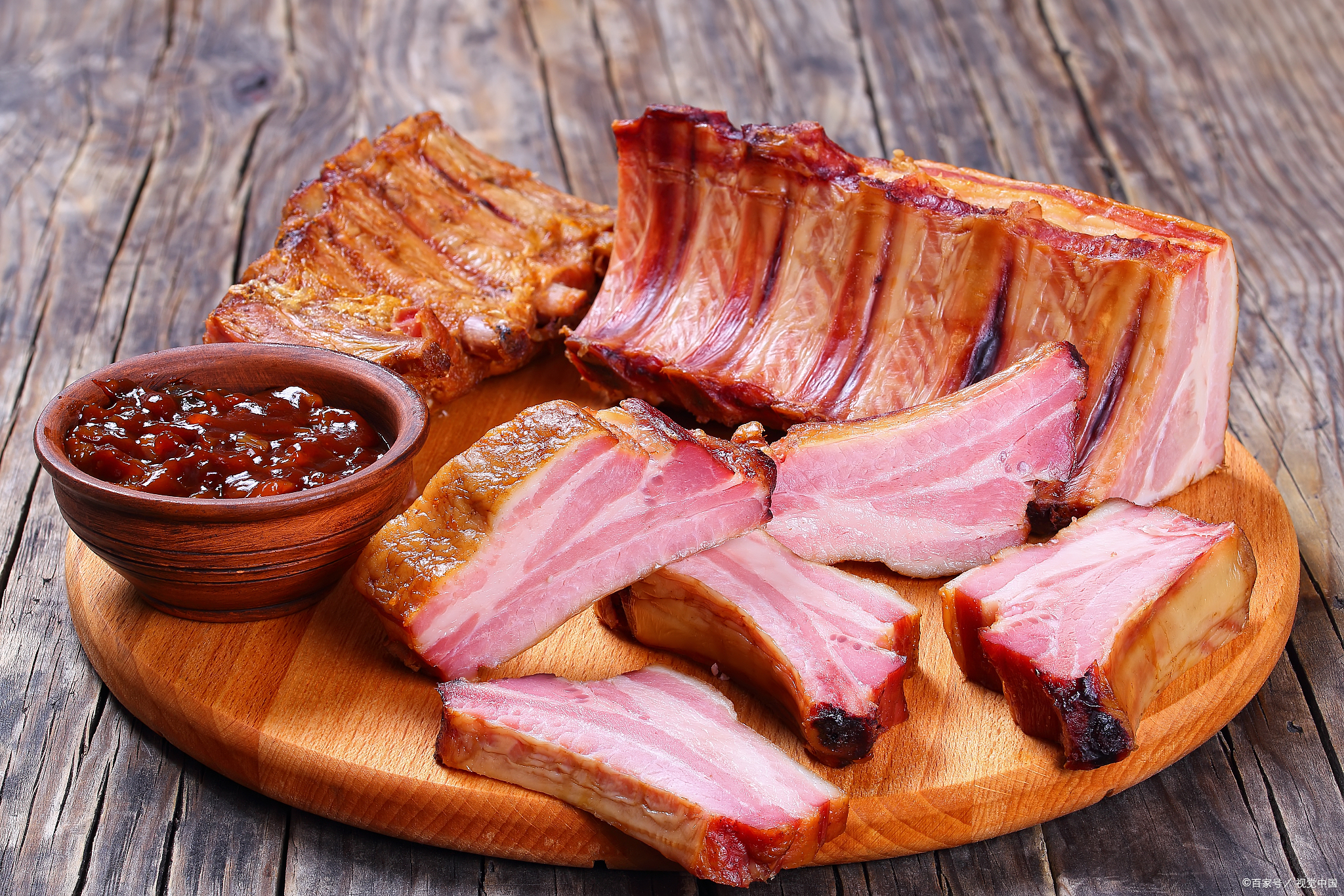 五千年食光# 冲哥美食家带你领略土家腊肉的独特风味,肥而不腻,回味