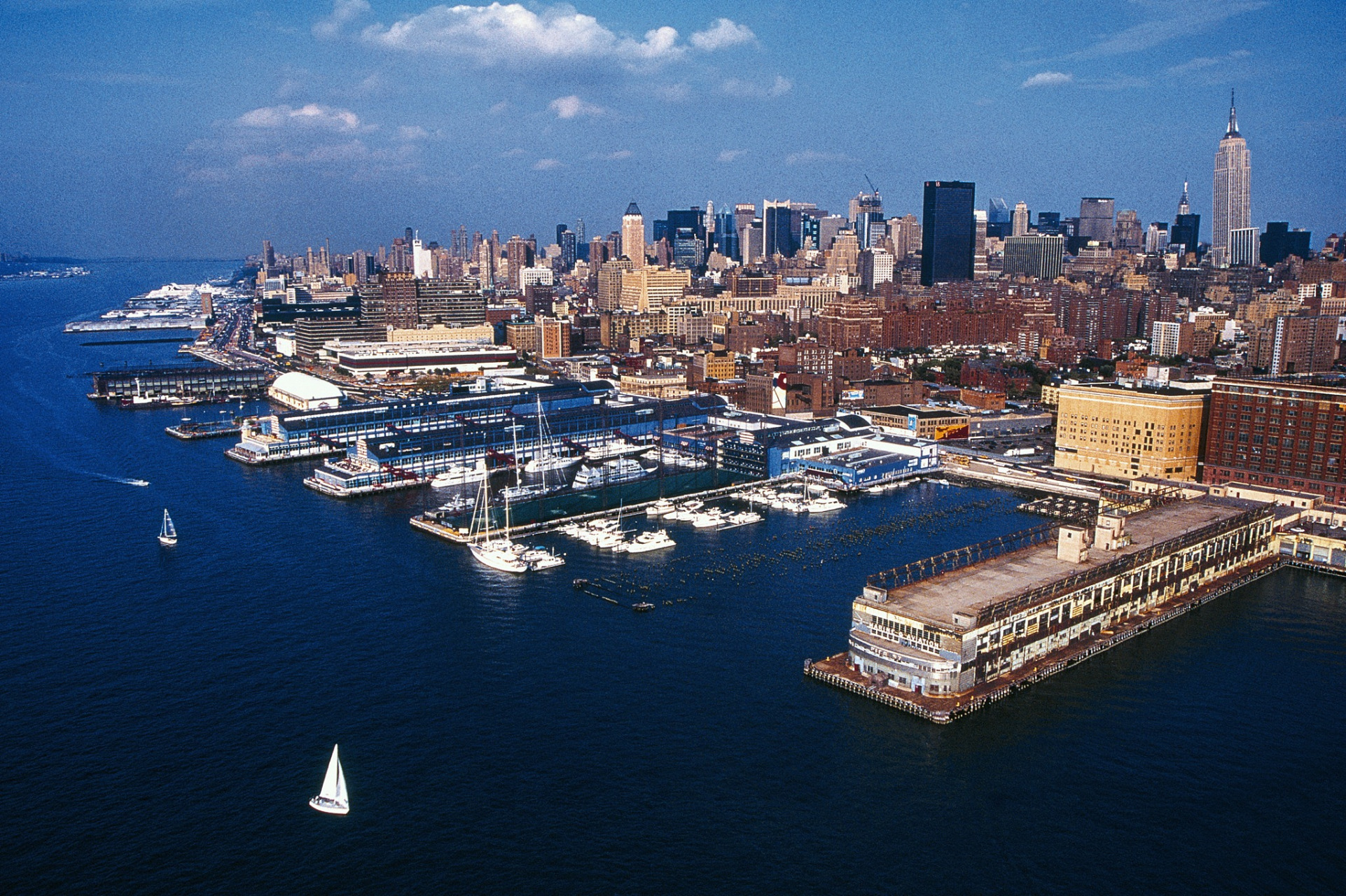 纽约新泽西港口迎来历史第二忙的2月  据媒体报道,在2024年2月份,纽约