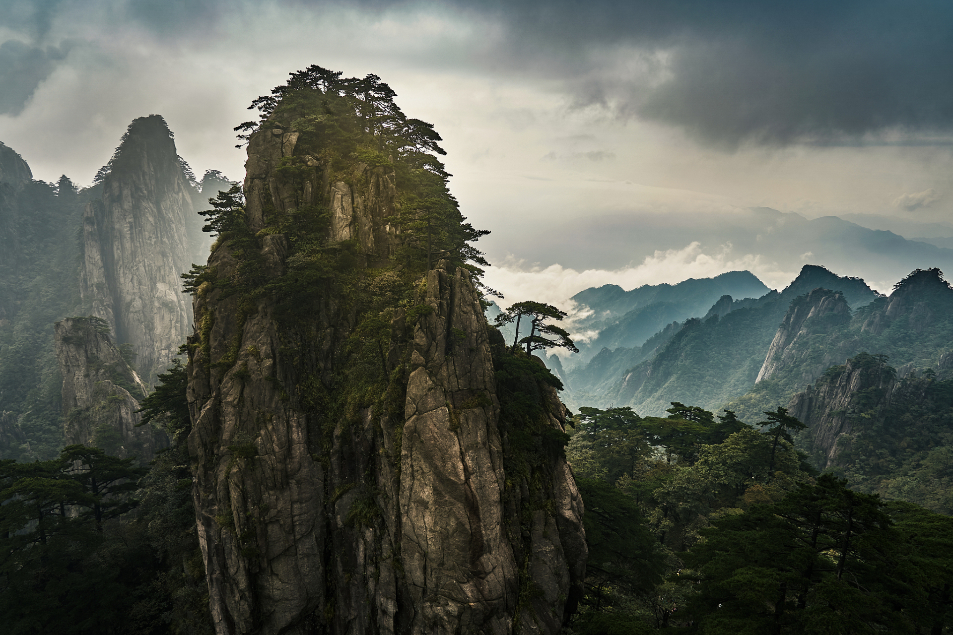 打卡大美江西# #城市大玩家# @百家本地君  庐山五老峰,这可是一处