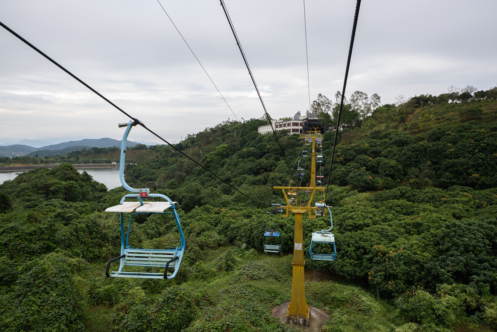 广州的白云山索道:空中欣赏羊城美景