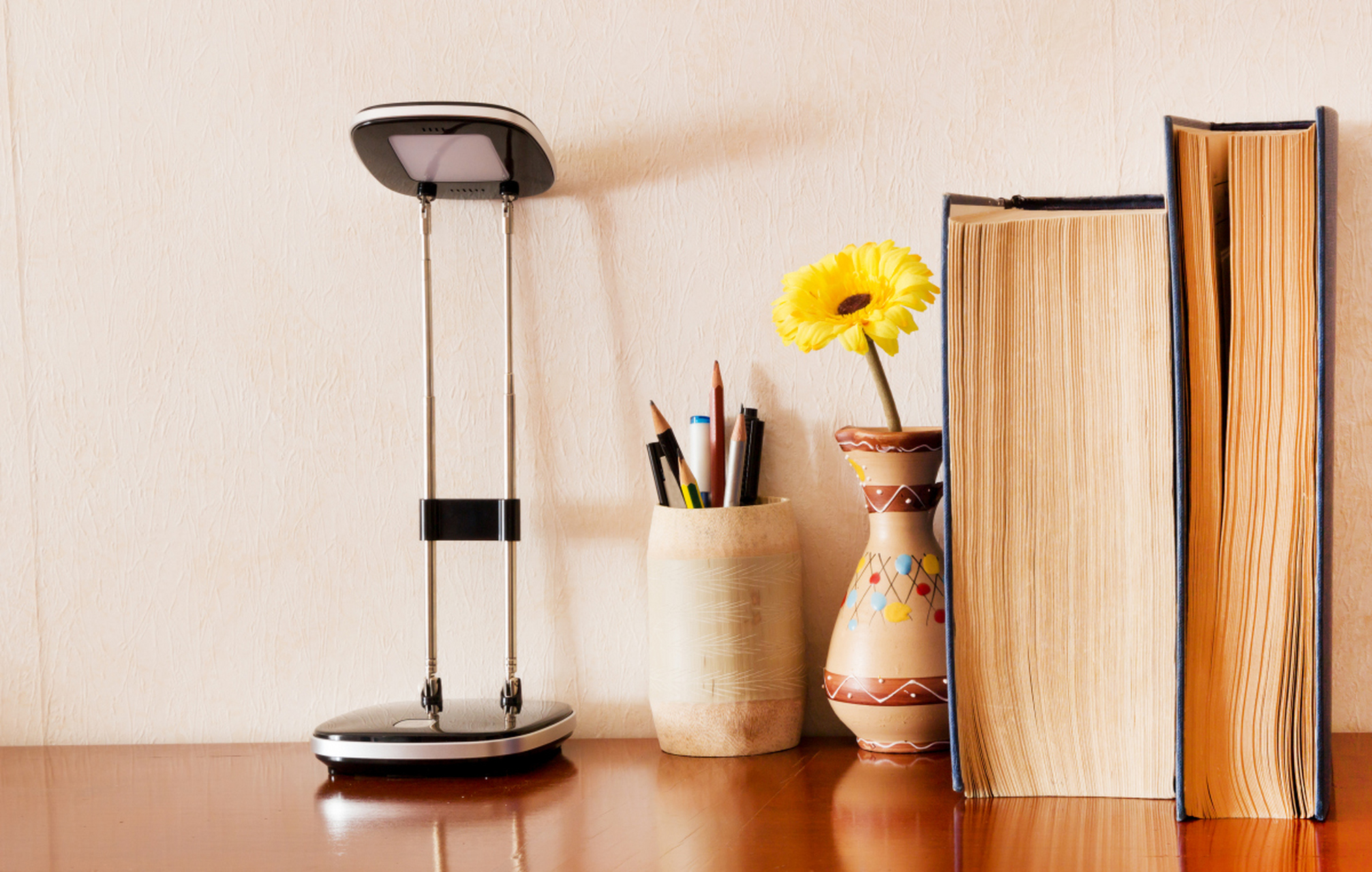 华为智选dl-27w pro智能台灯2,一款专业的护眼台灯,采用国aa级照度