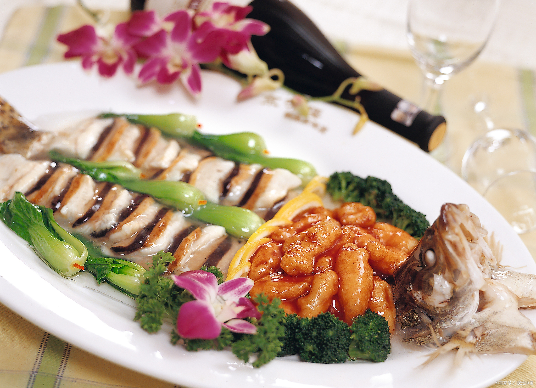 广州美食大赏:十大粤菜餐厅必去榜单,带你品味绝妙岭南风味