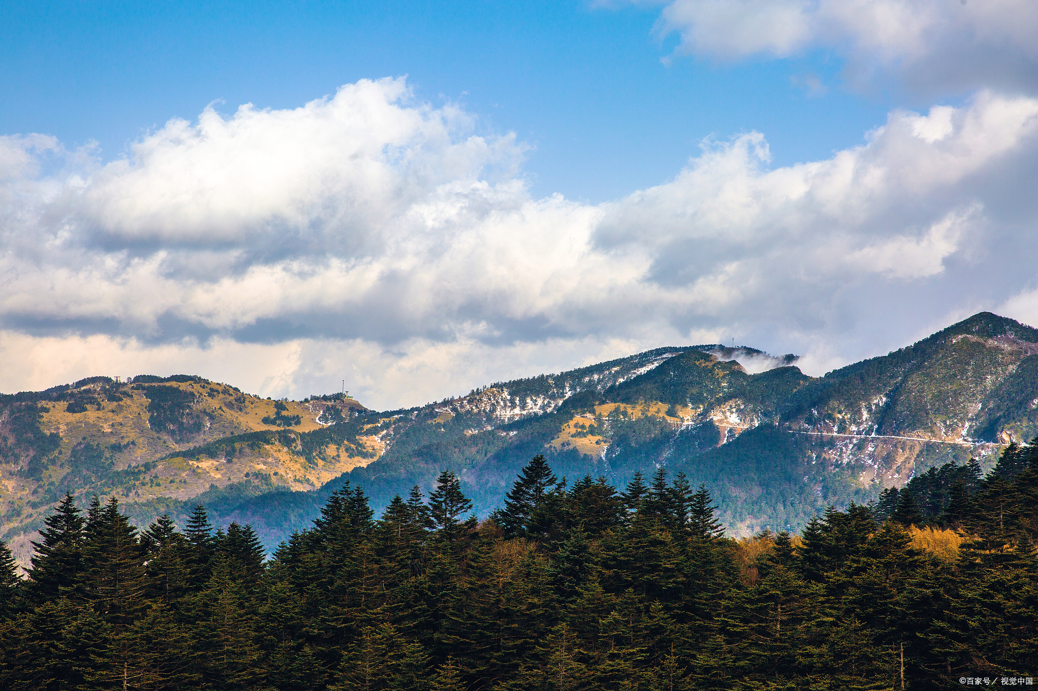 神农顶:踏上神秘之旅,探索雪域之美