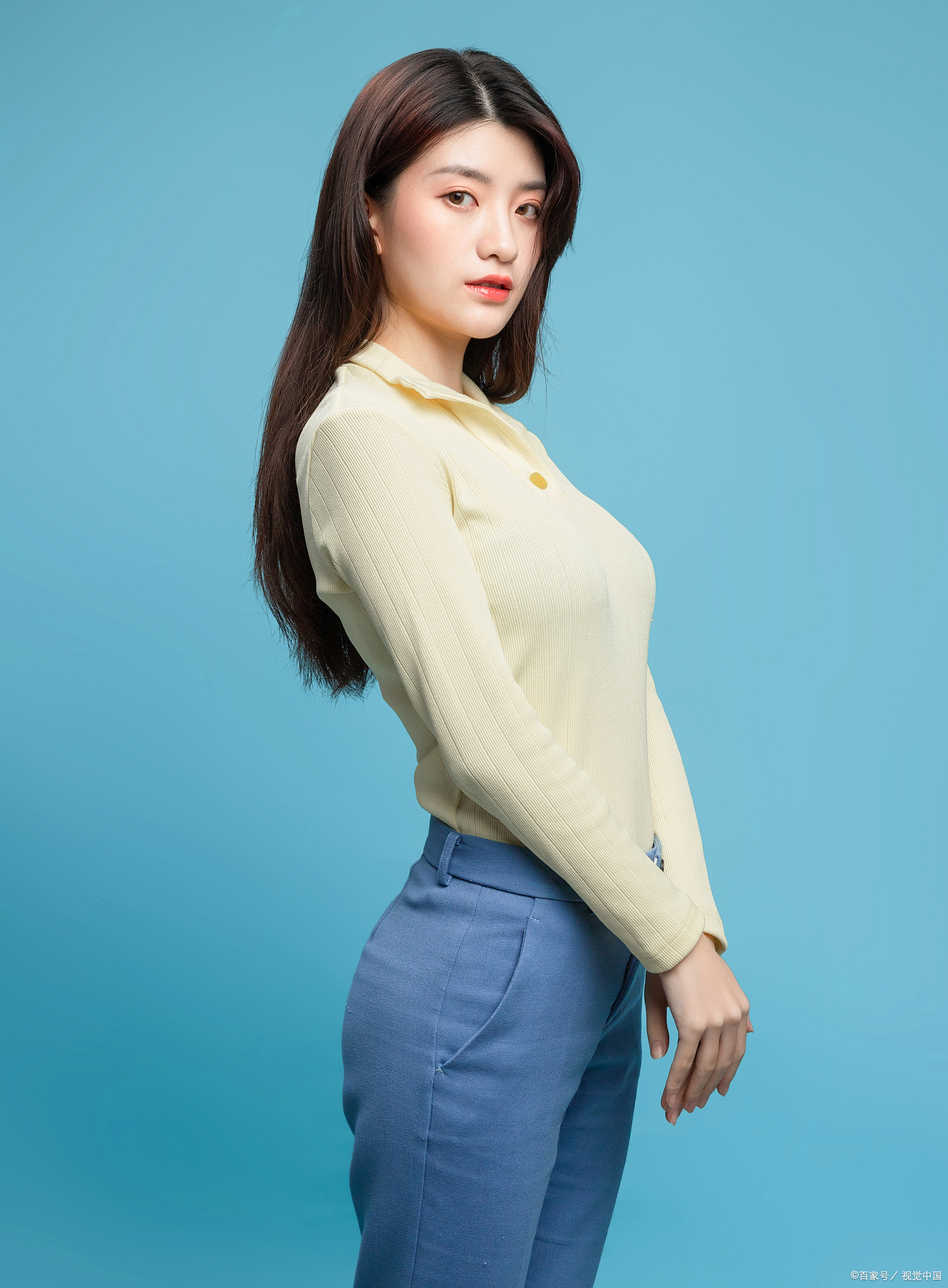 男人永远喜欢矜持的女人
