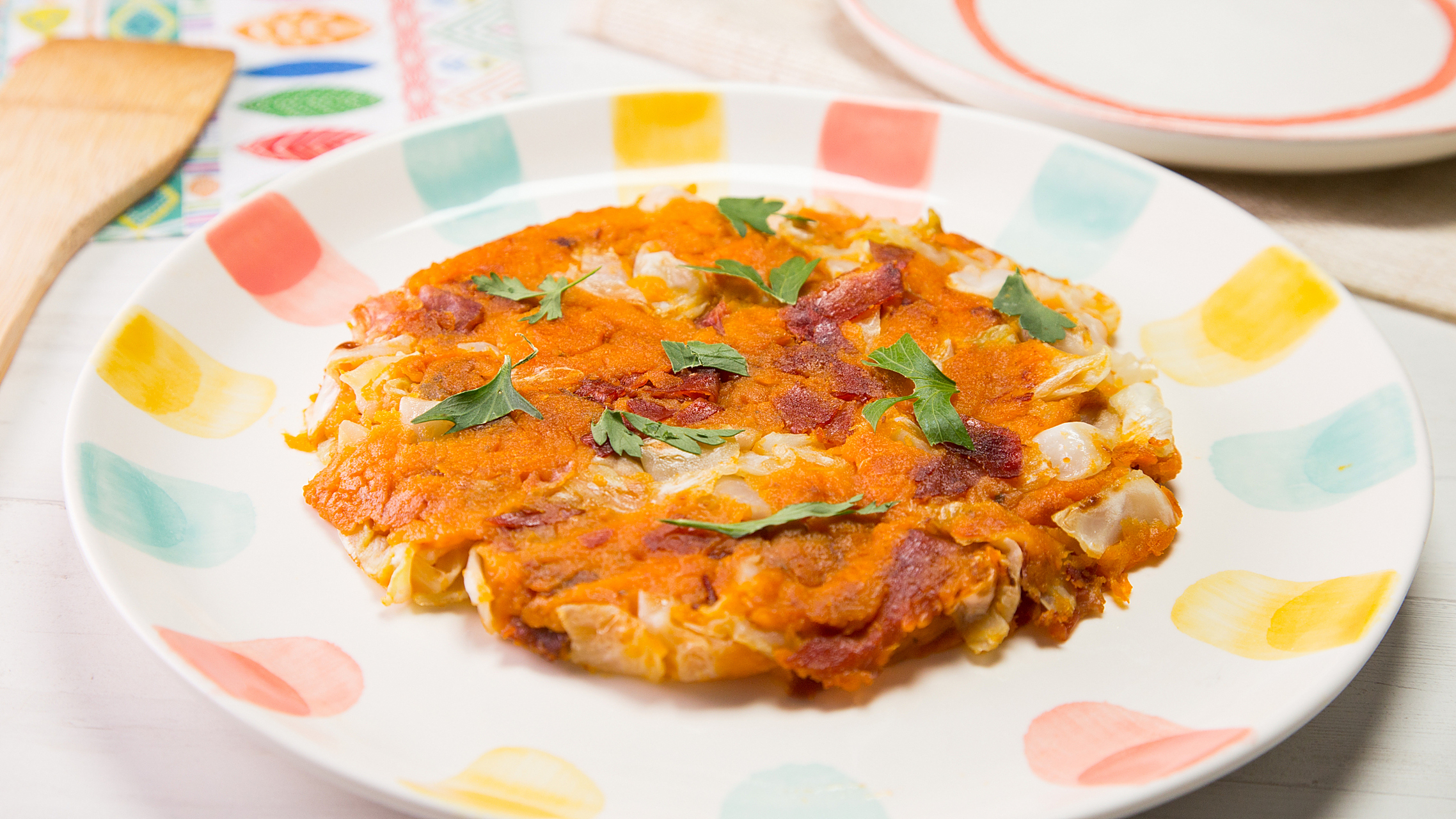 大家好,欢迎来到农村美食课堂,今天给大家分享五柳炸蛋的家常做法.