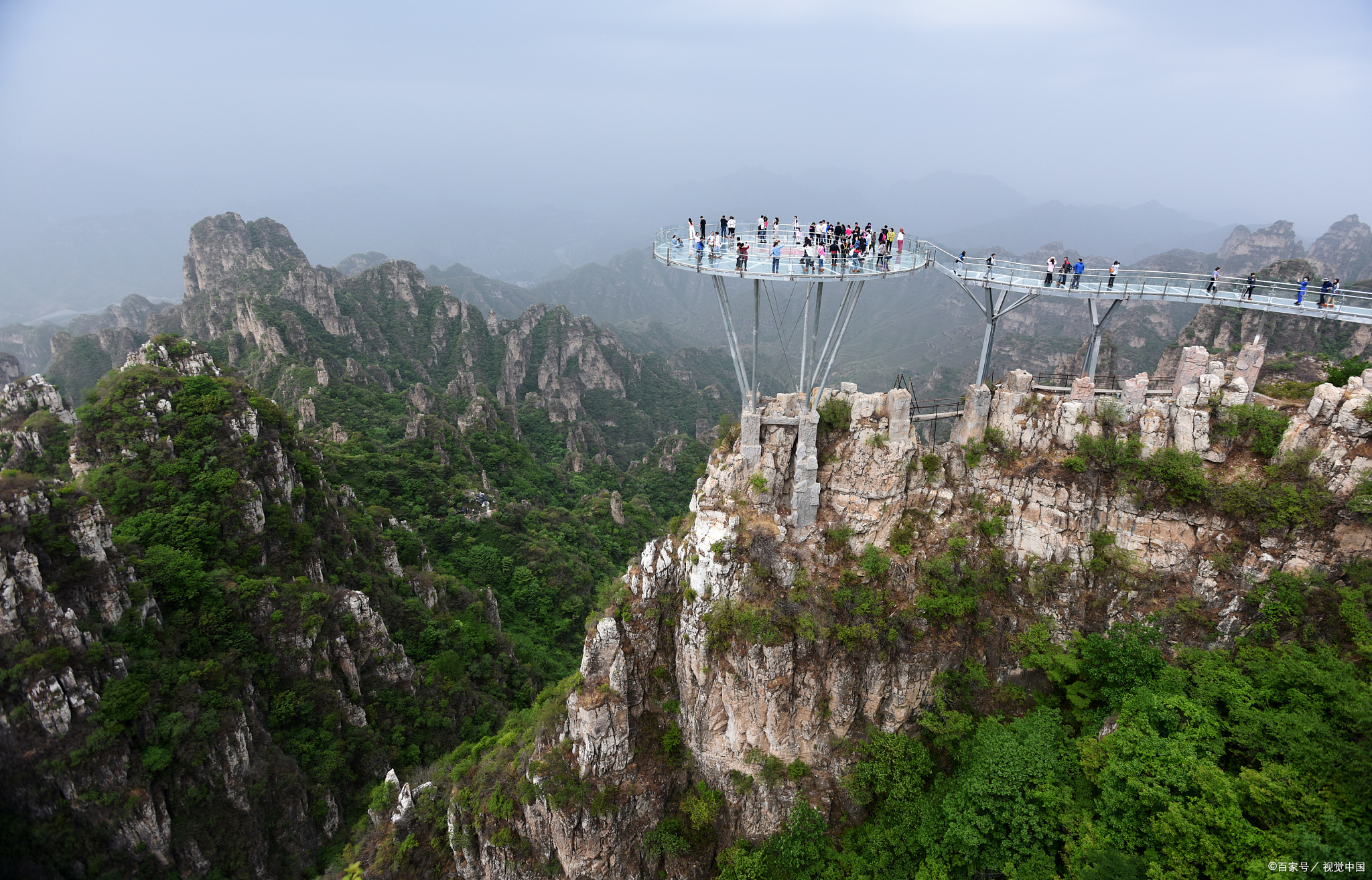 狼牙山玻璃栈道图片