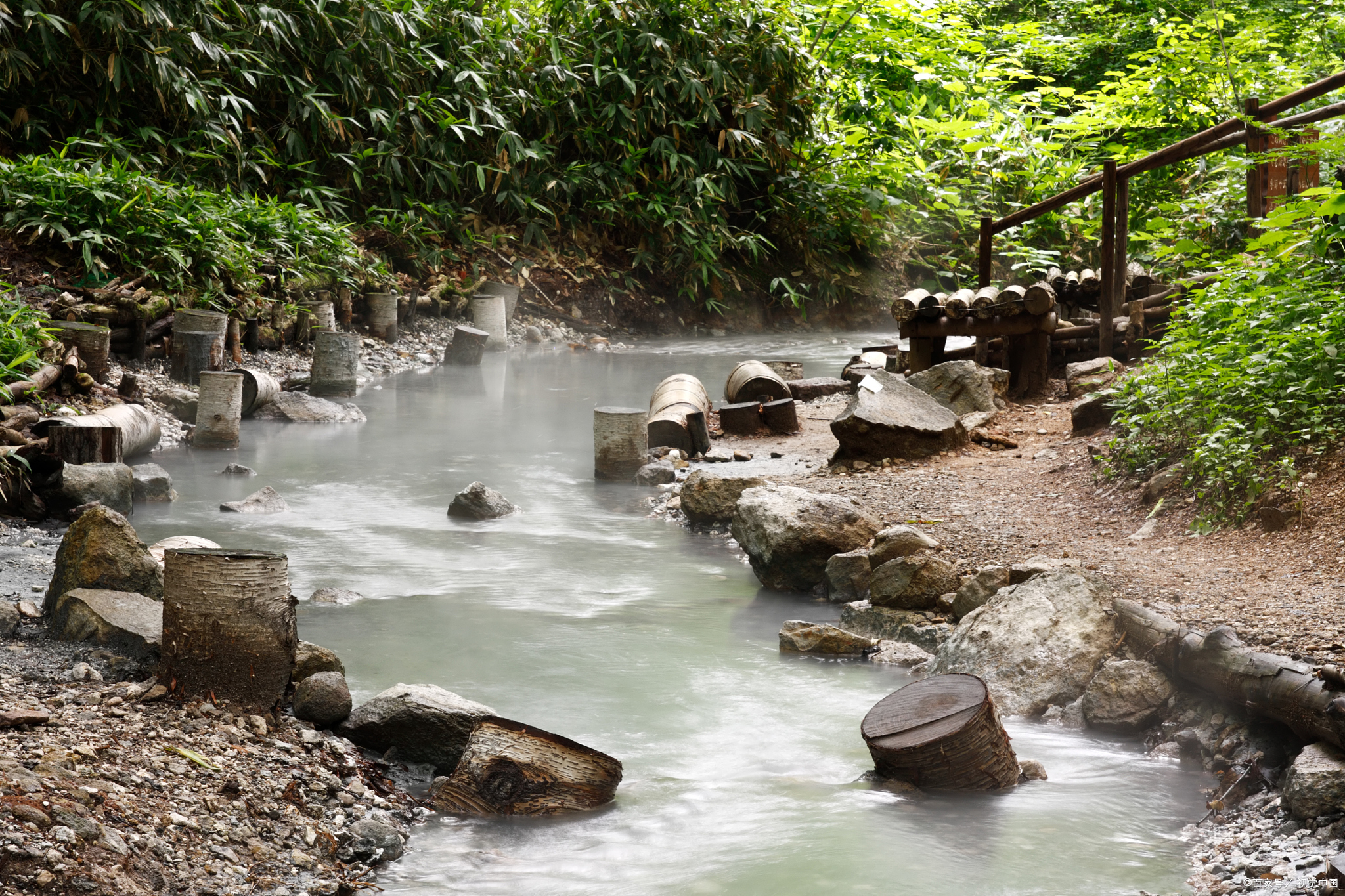 凌源市热水汤温泉旅游度假区:自然疗愈的天堂