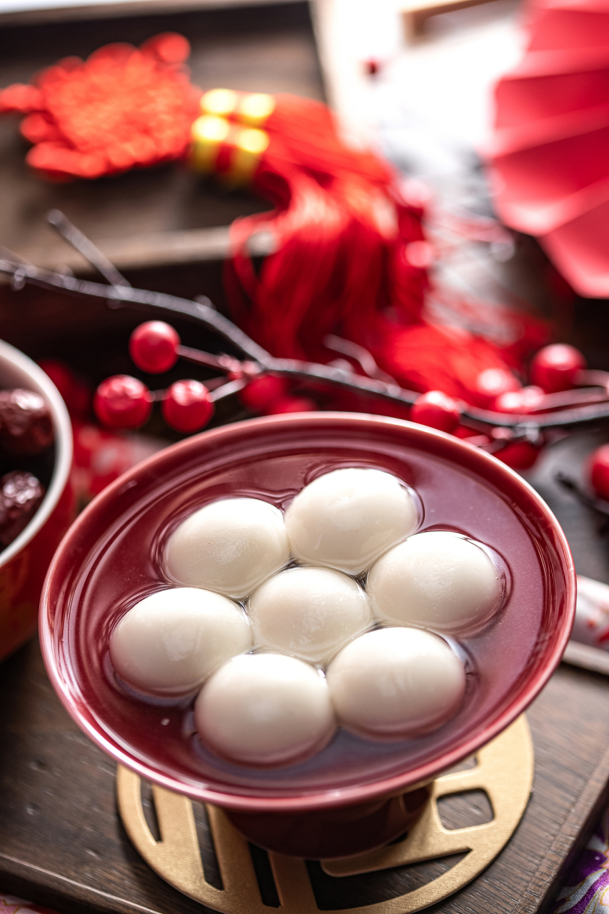 其中,赖汤圆作为成都特色小吃之一,以其独特的口感和深厚的文化底蕴