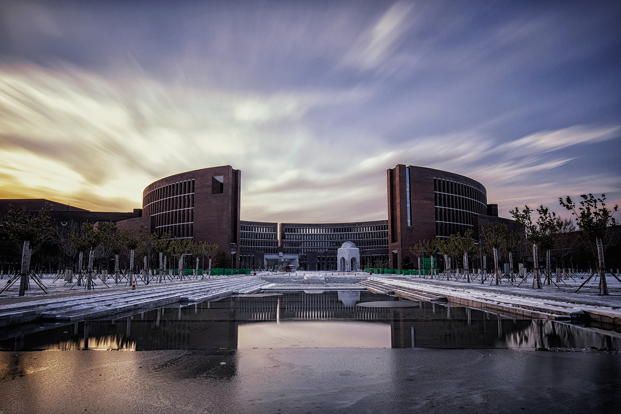 多数人不愿从事行政工作,面临用人荒