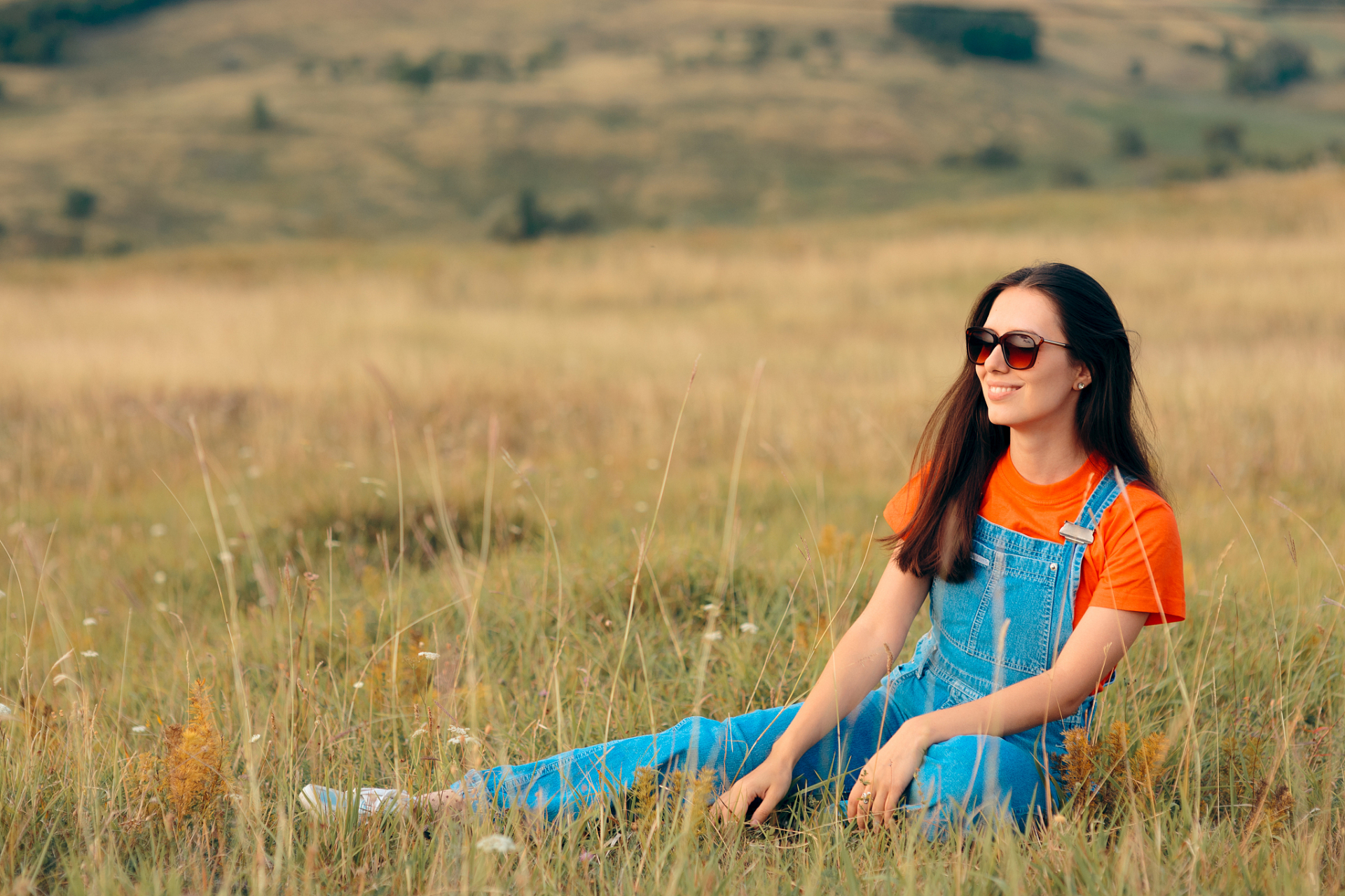 [原文:草原拍照穿什么衣服好看]