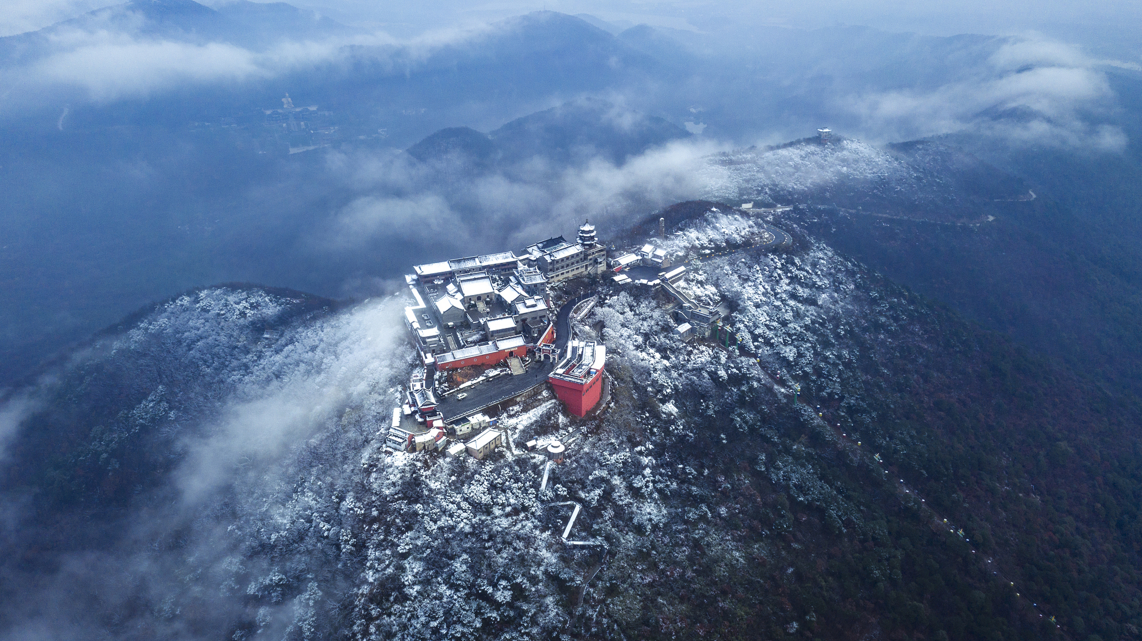 茅山,坐落在江苏省西南部,是中国道教的第一福地.