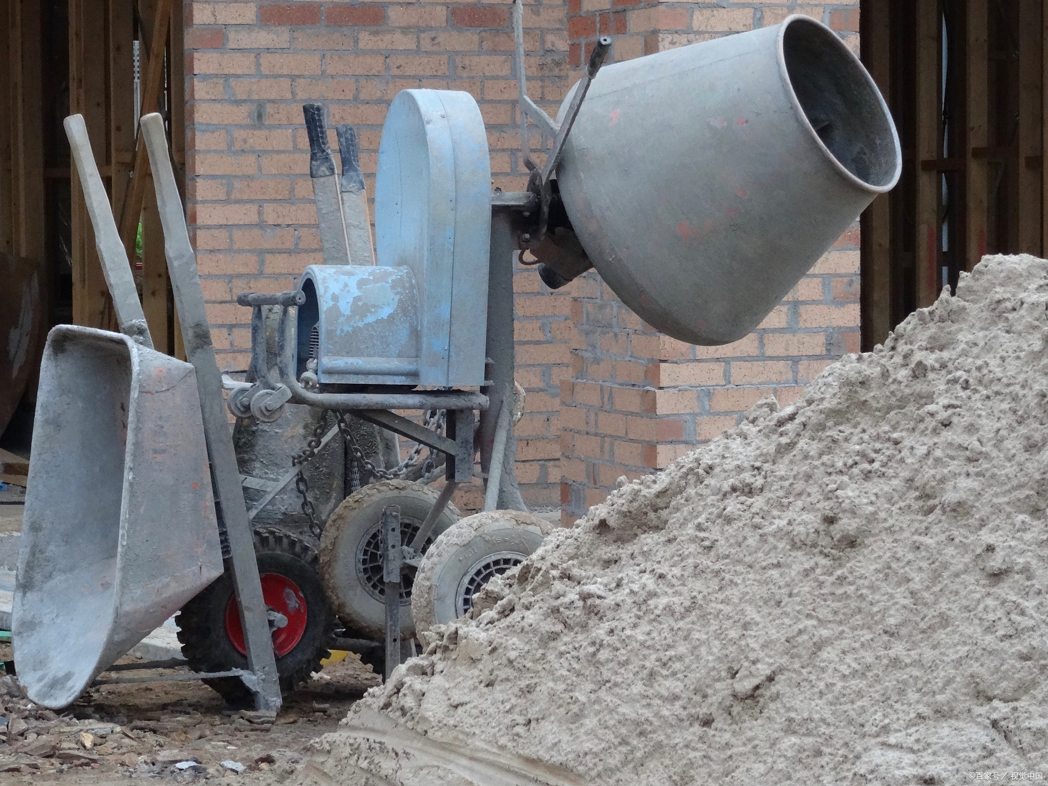 有网友说:监理工程师考试比二级建造师还简单,特别
