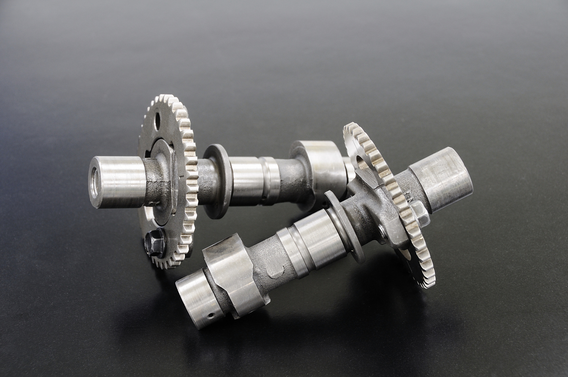 活塞连杆,发动机的心脏!但在高温高压高速下,它也会受伤!