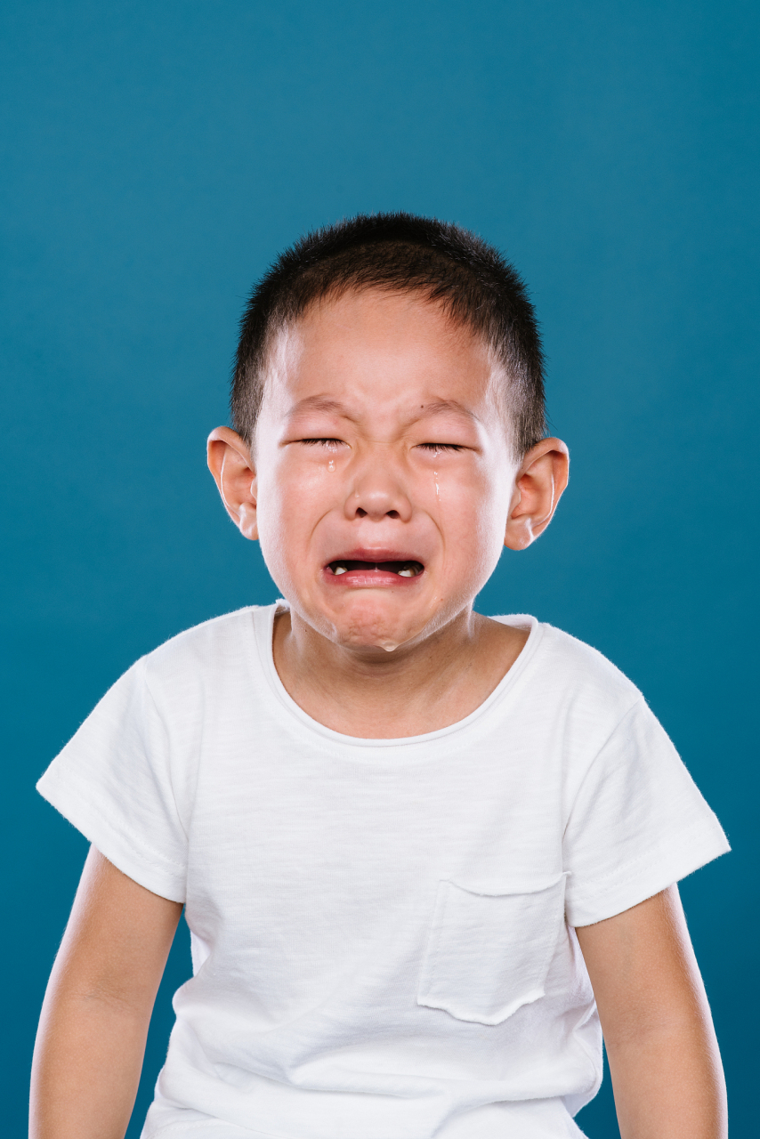 然而,哭泣时间过长,人可能会出现一些无法自控的生理反应,其中最常见