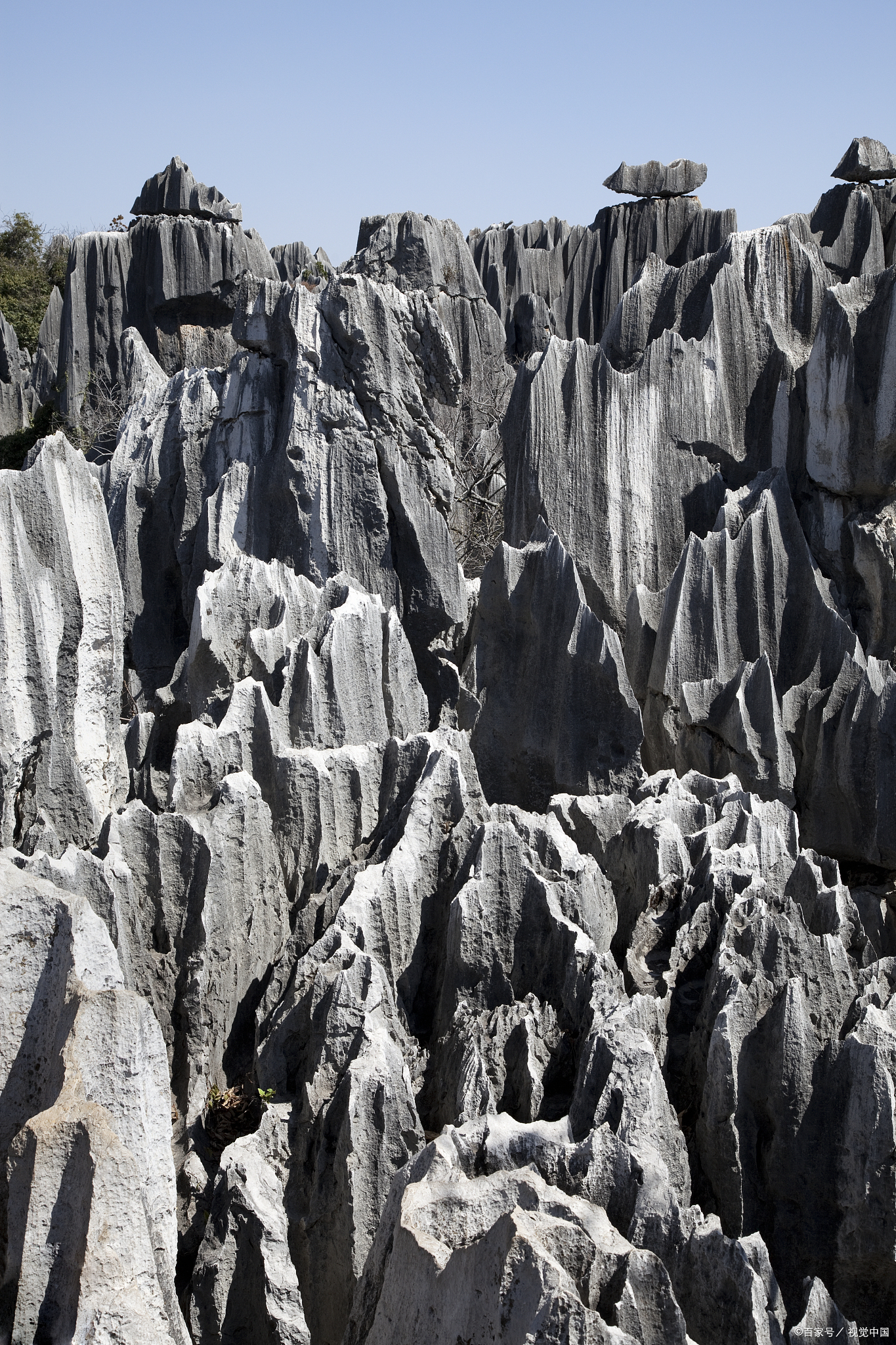 穿越地质奇观:昆明石林,一个石头讲述的亿年故事!